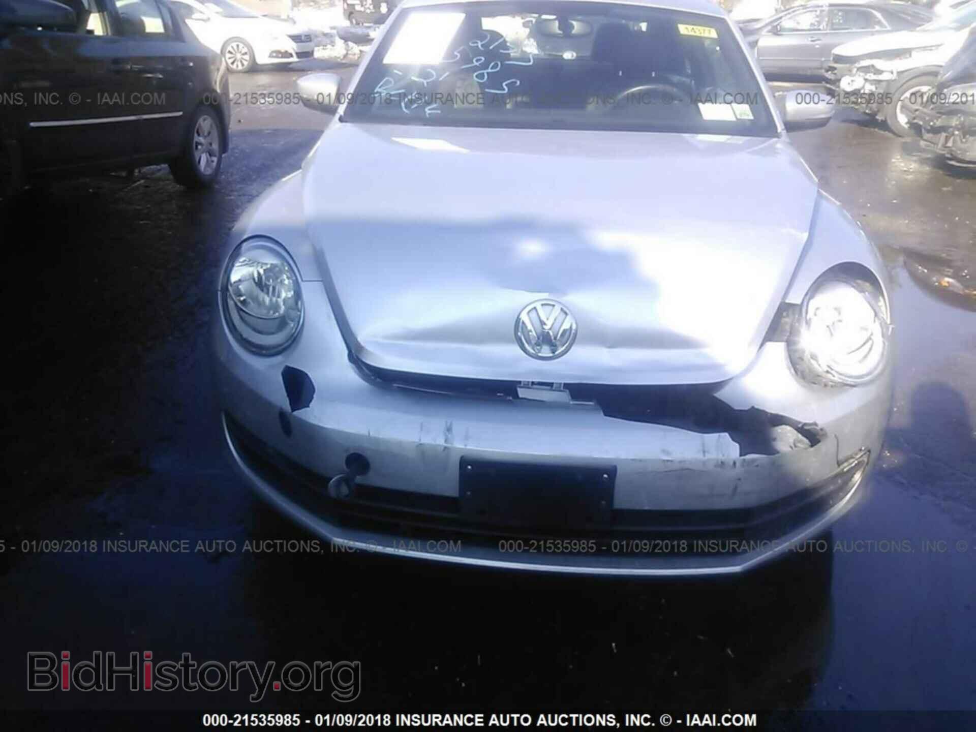2012 Volkswagen Beetle - VIN: 3VWJP7AT3CM603749 - Фото 6