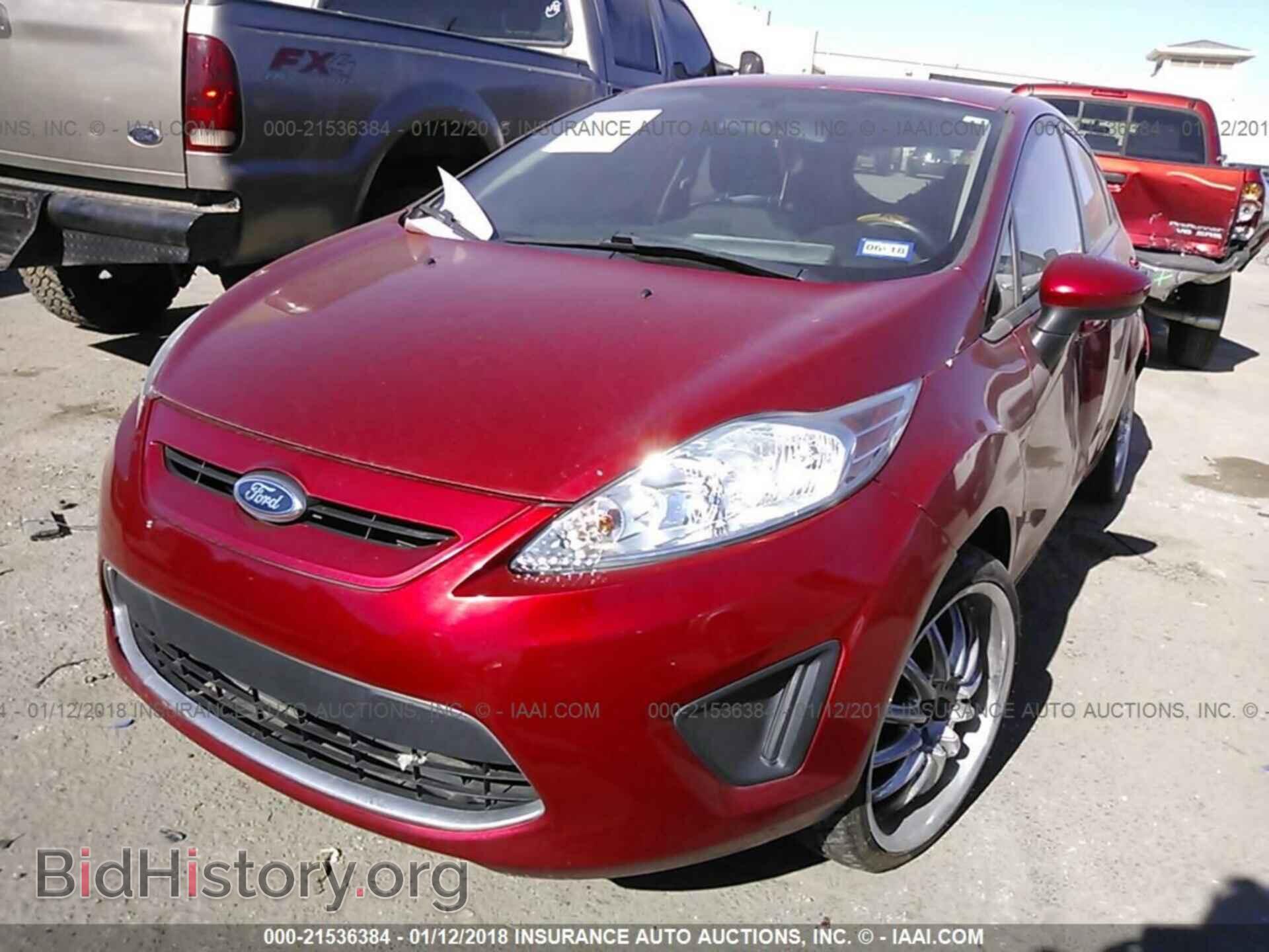 2012 Ford Fiesta - VIN: 3FADP4EJ7CM137594 - Photo 2