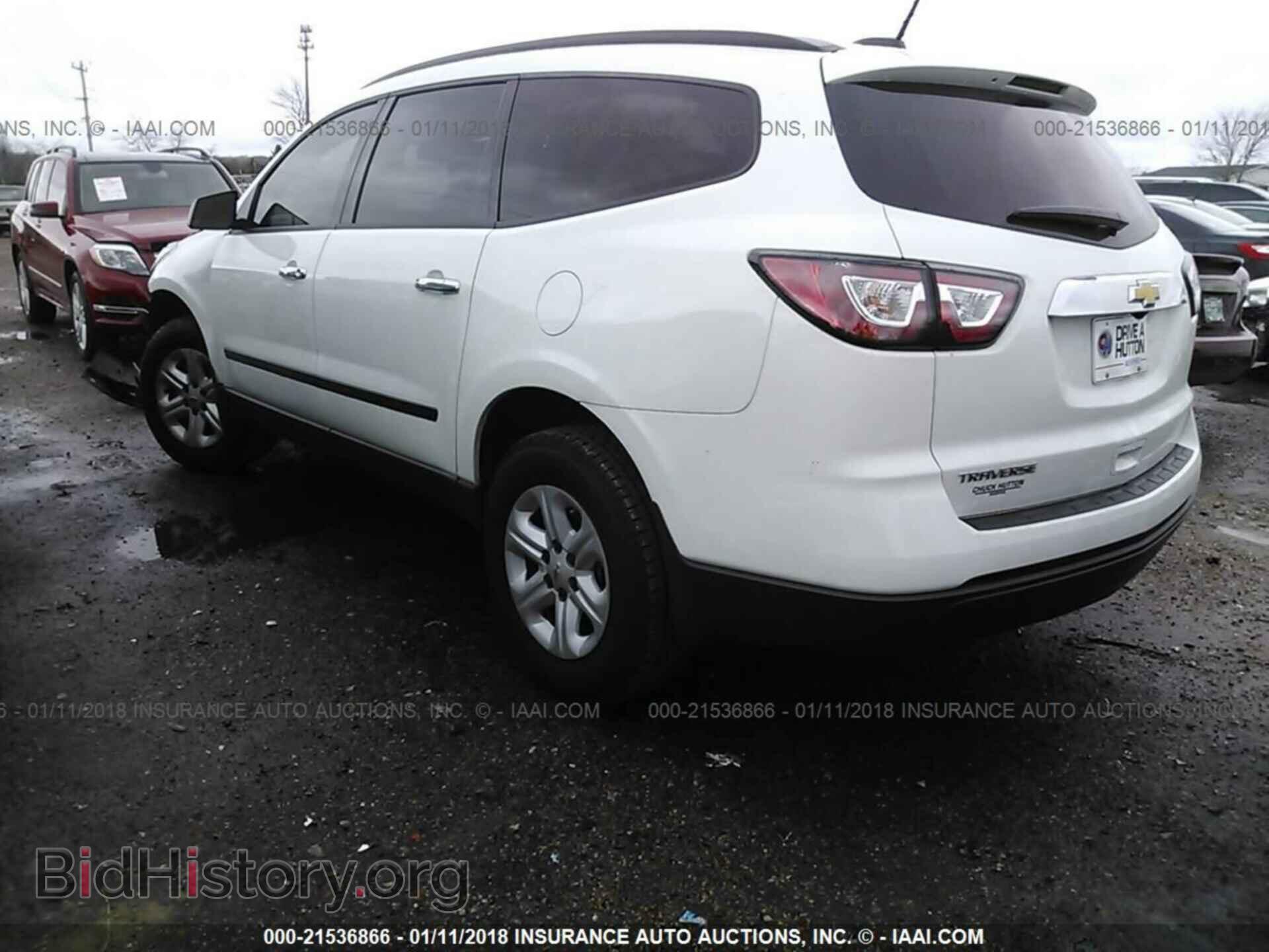 2017 Chevrolet Traverse - VIN: 1GNKRFED5HJ159381 - Фото 3