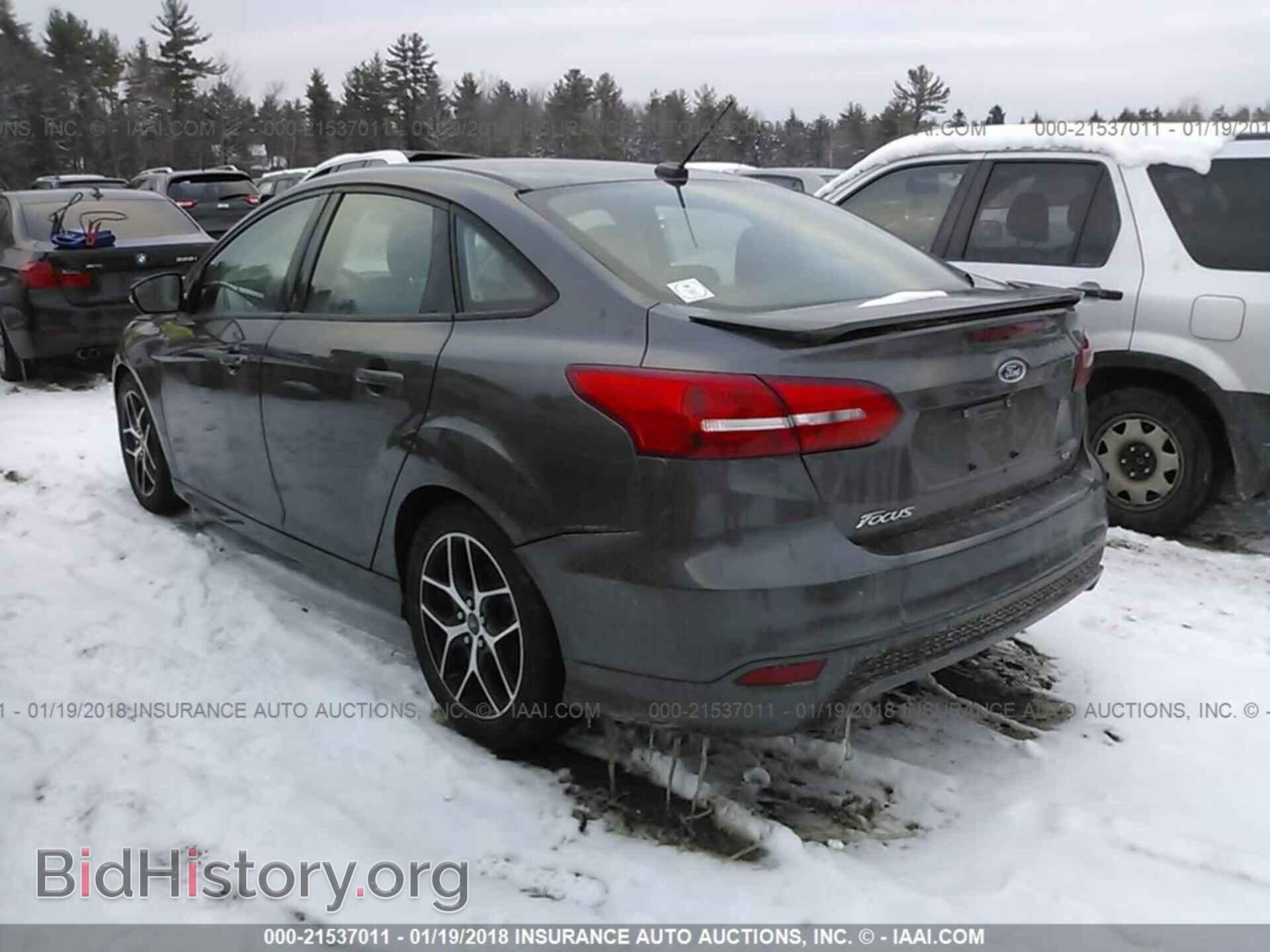 2016 Ford Focus - VIN: 1FADP3F28GL246302 - Фото 3