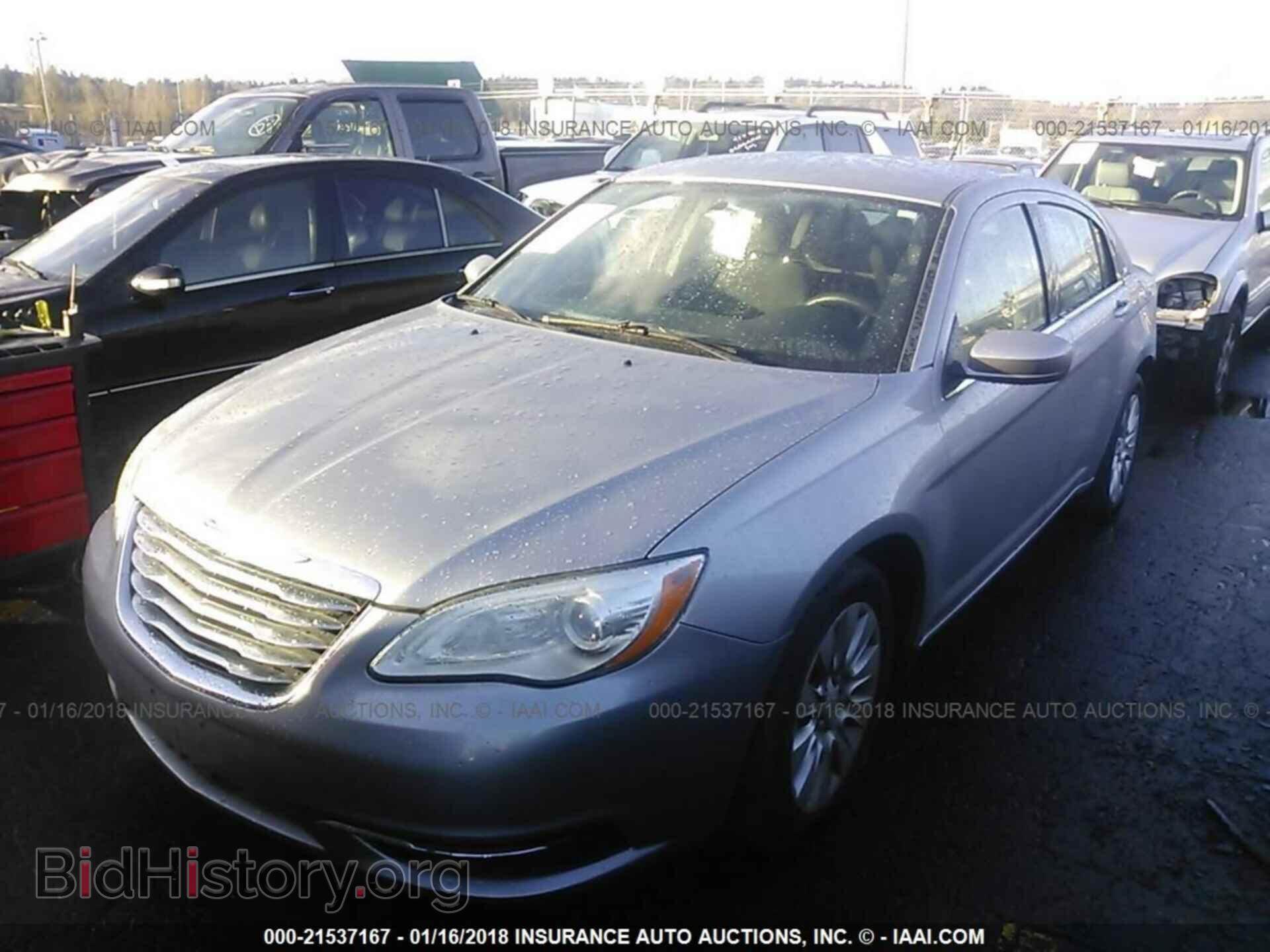 2014 Chrysler 200 - VIN: 1C3CCBAB6EN168238 - Фото 2