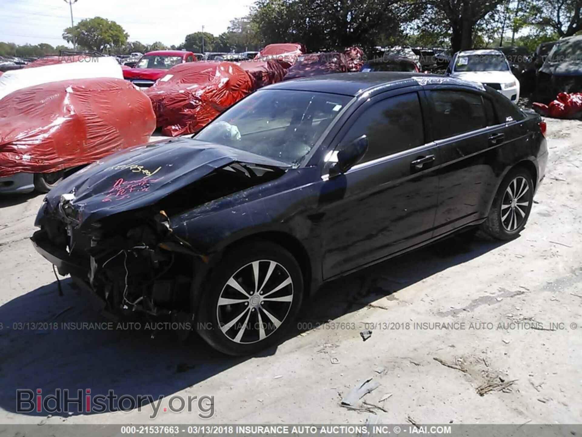 2014 Chrysler 200 - VIN: 1C3CCBBG8EN197511 - Фото 2
