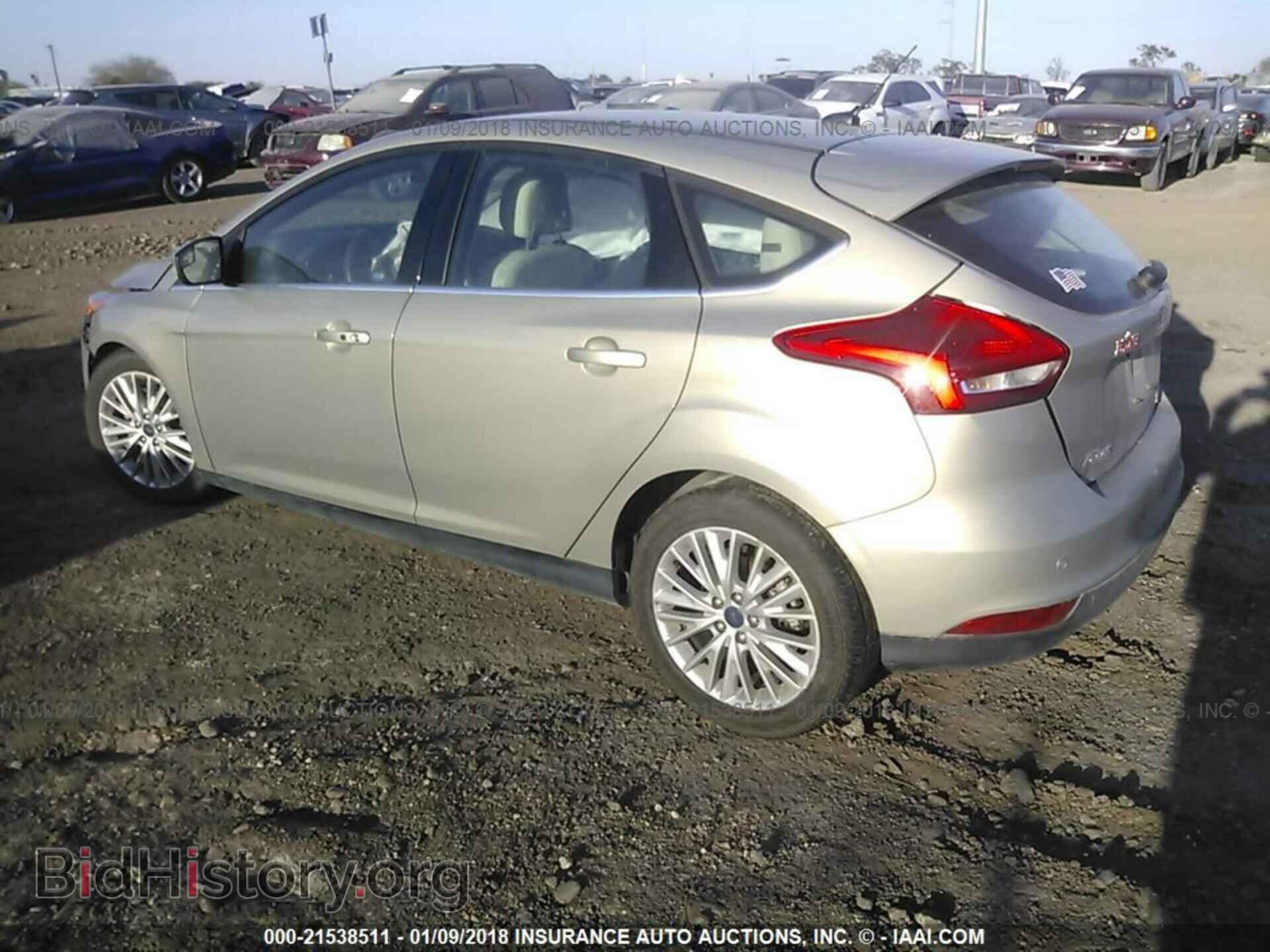 2016 Ford Focus - VIN: 1FADP3N29GL302443 - Photo 3