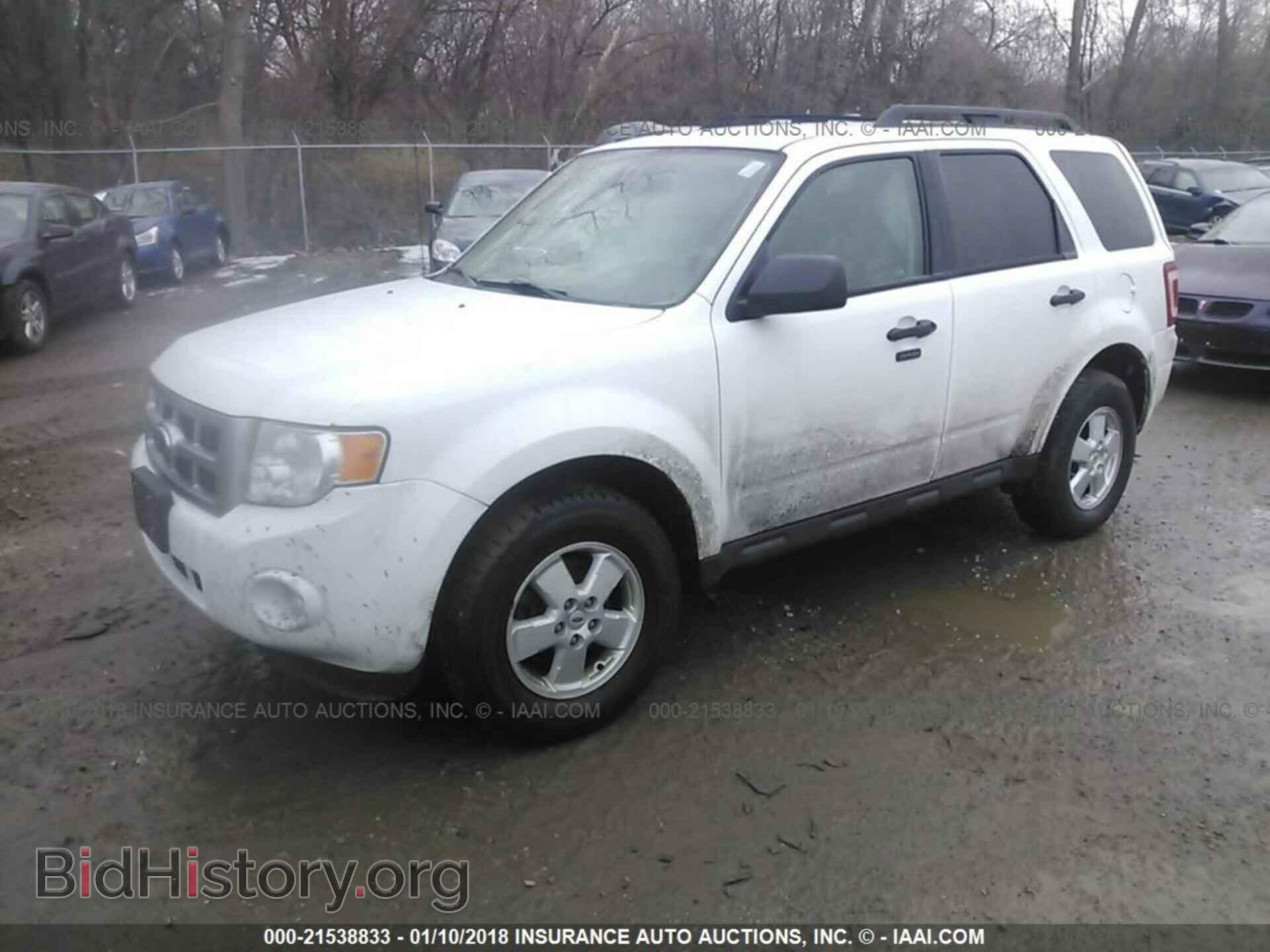 2012 Ford Escape - VIN: 1FMCU0DG8CKC29183 - Фото 2