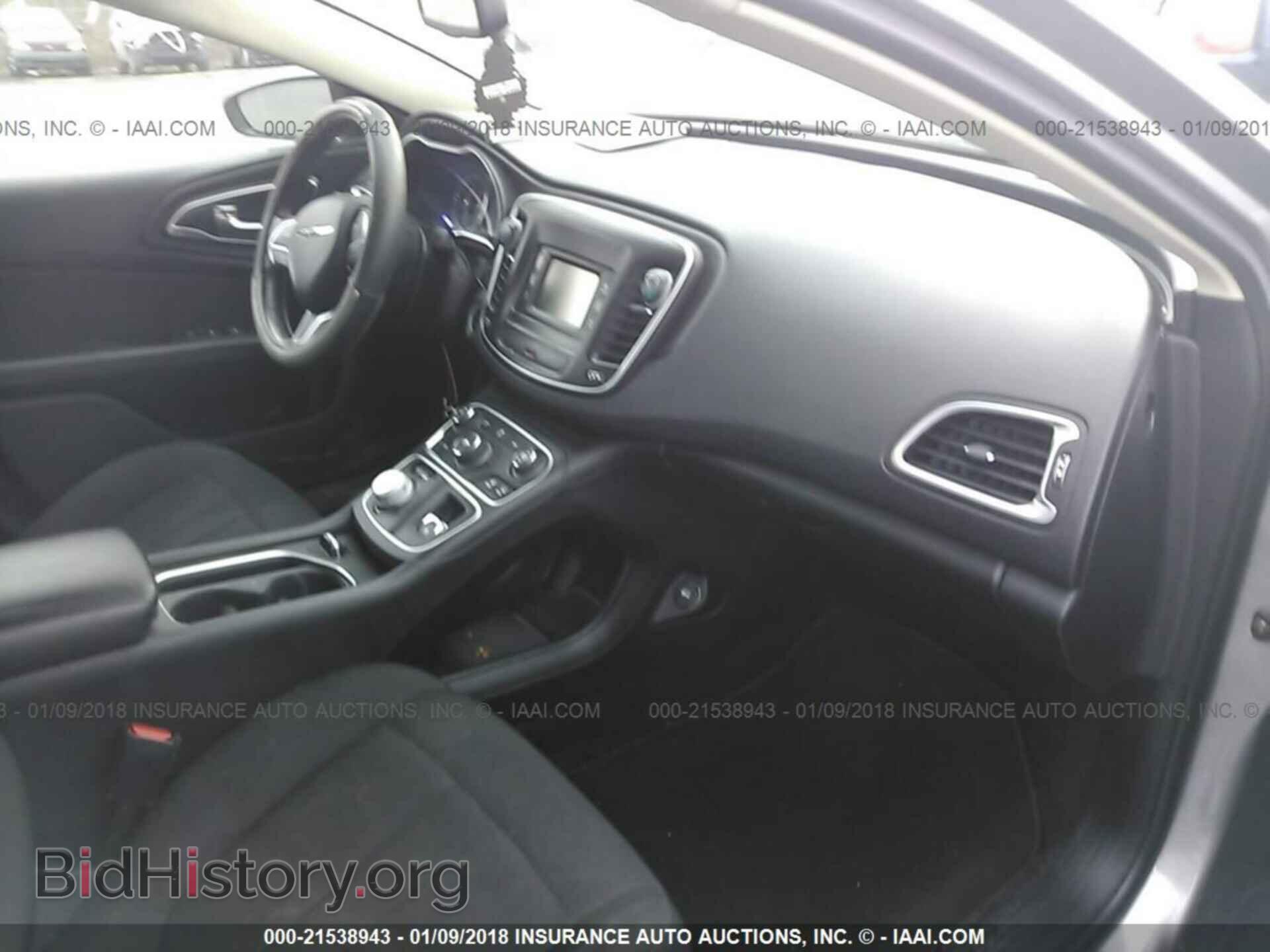 2016 Chrysler 200 - VIN: 1C3CCCAB7GN145463 - Photo 5