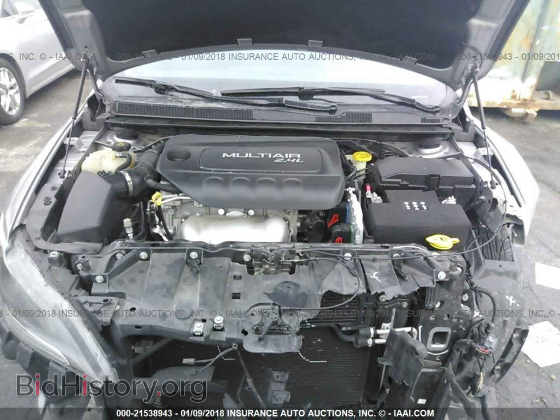 2016 Chrysler 200 - VIN: 1C3CCCAB7GN145463 - Photo 10