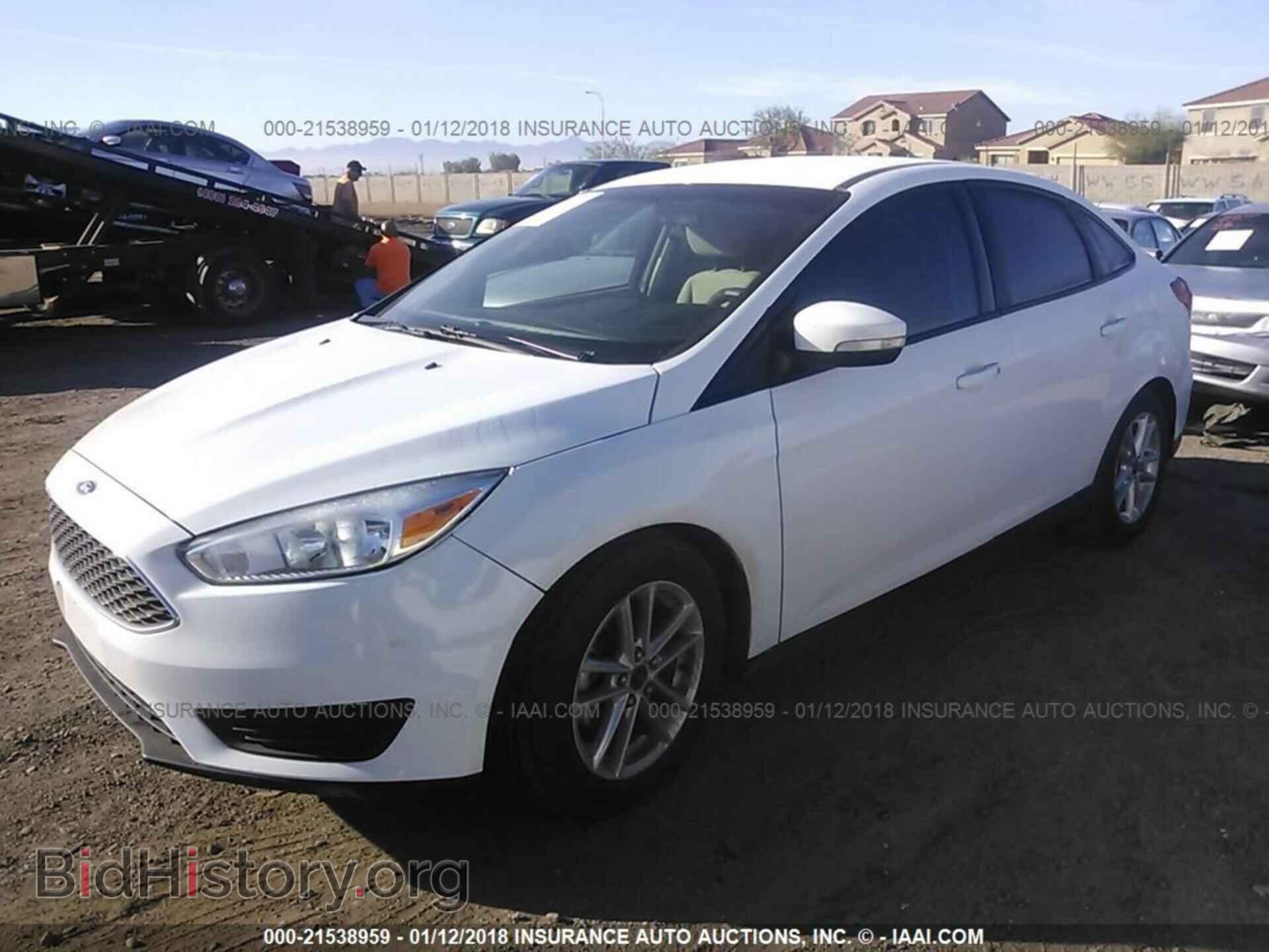 2016 Ford Focus - VIN: 1FADP3F24GL221980 - Photo 2