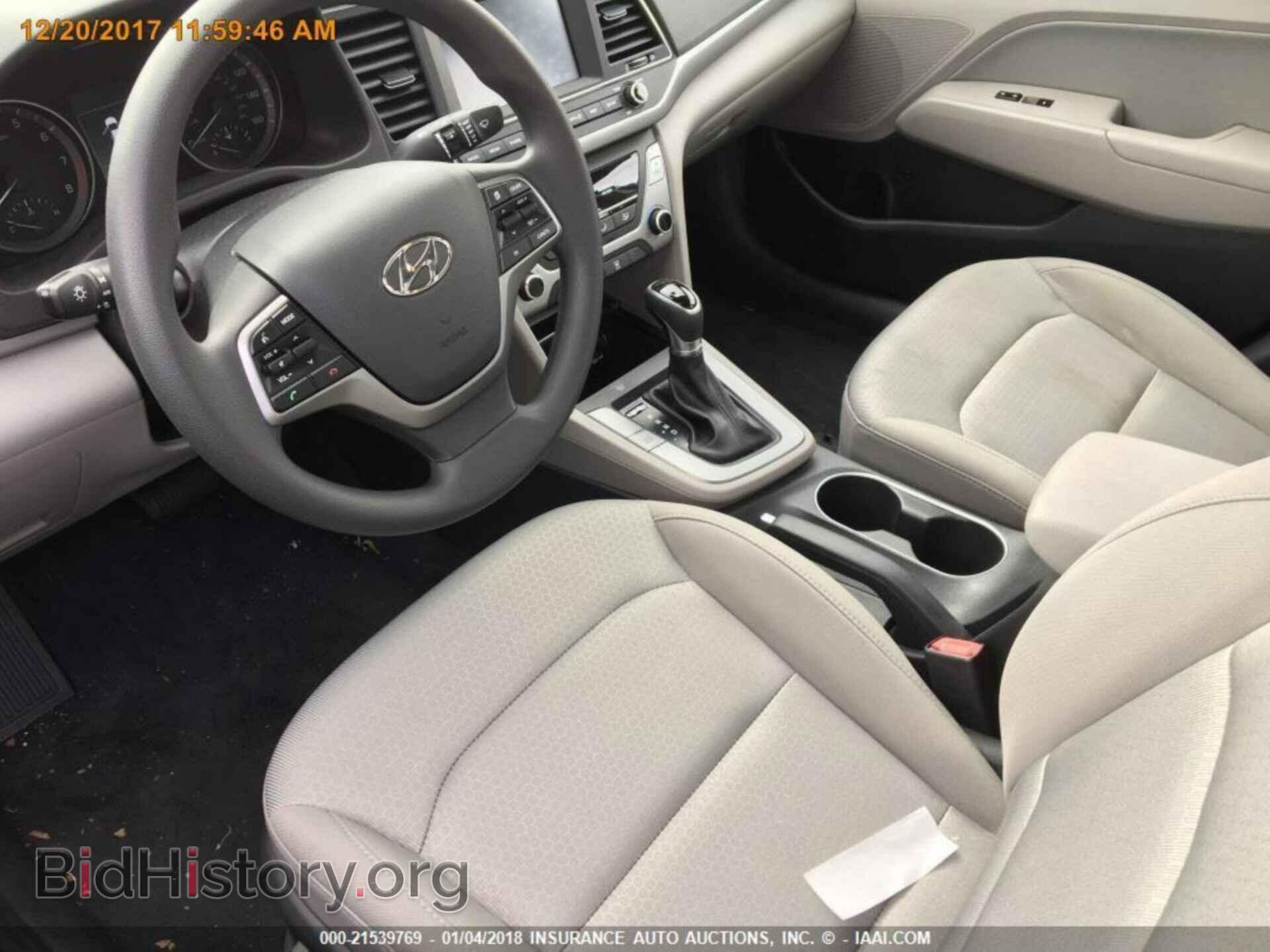 2017 Nissan Versa note - VIN: 3N1CE2CP8HL363733 - Photo 13