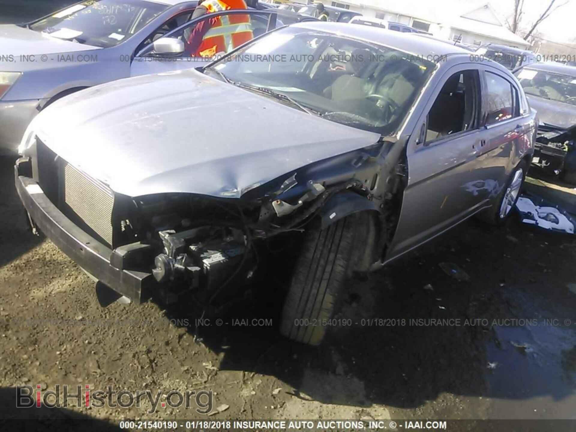 2013 Chrysler 200 - VIN: 1C3CCBBB9DN734731 - Photo 2