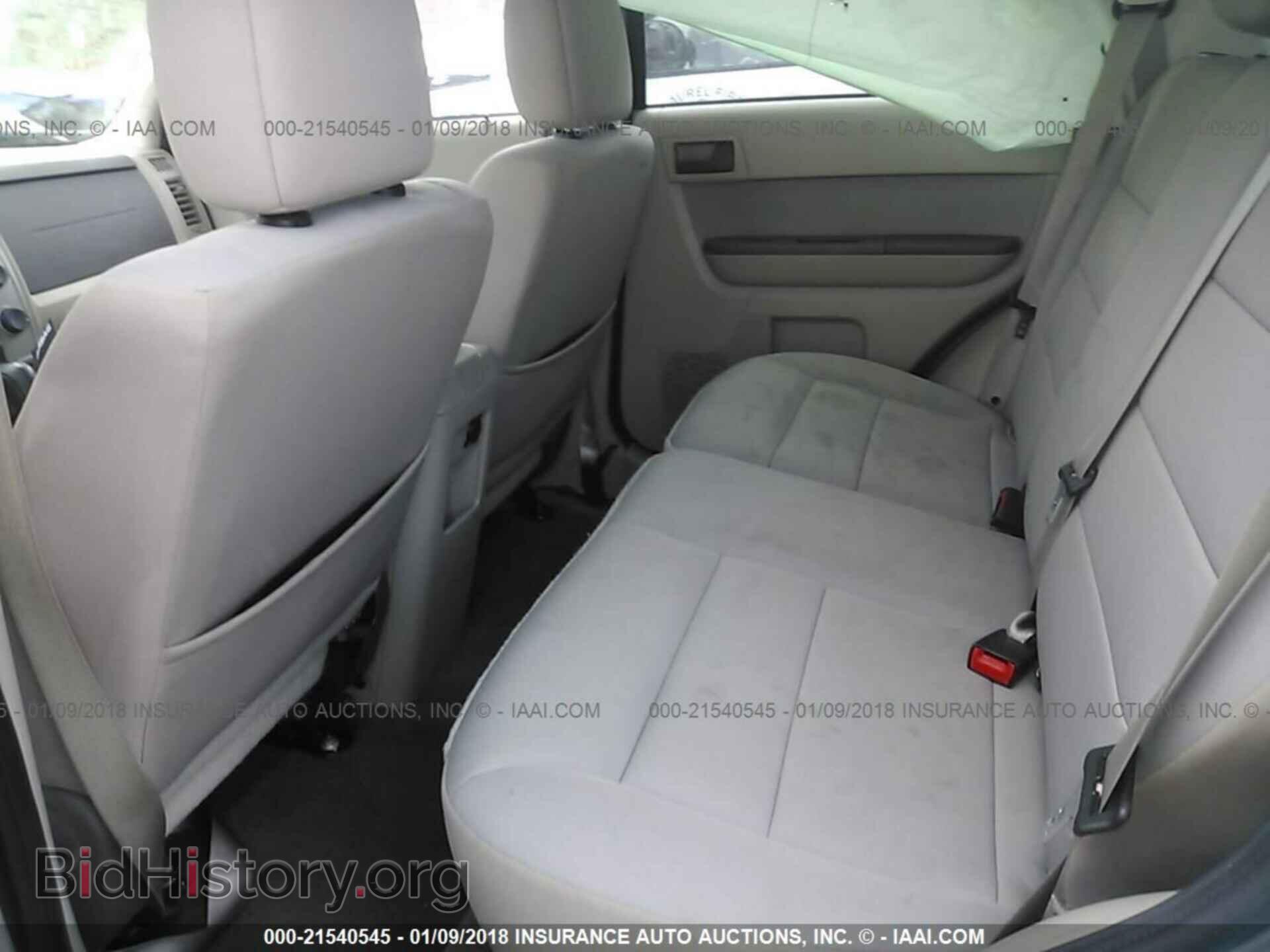 2011 Ford Escape - VIN: 1FMCU0D79BKB18818 - Photo 8