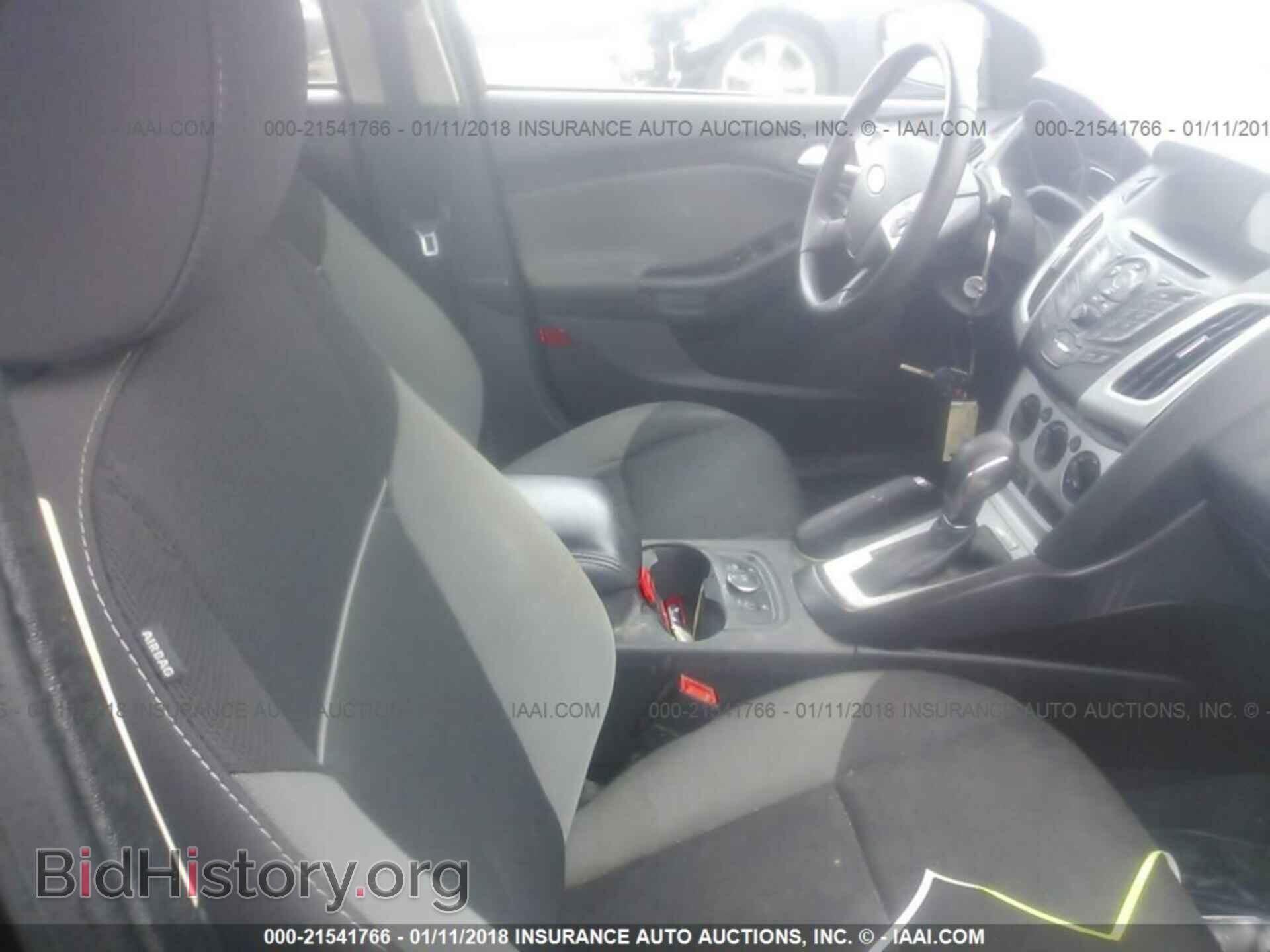 2014 Ford Focus - VIN: 1FADP3F24EL257410 - Photo 5