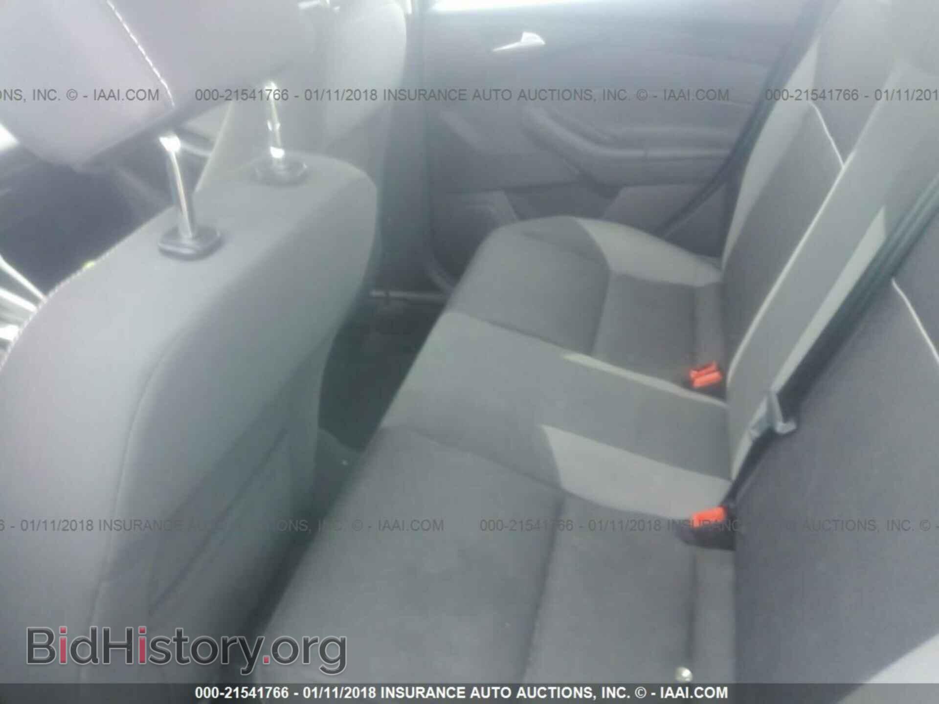 2014 Ford Focus - VIN: 1FADP3F24EL257410 - Photo 8