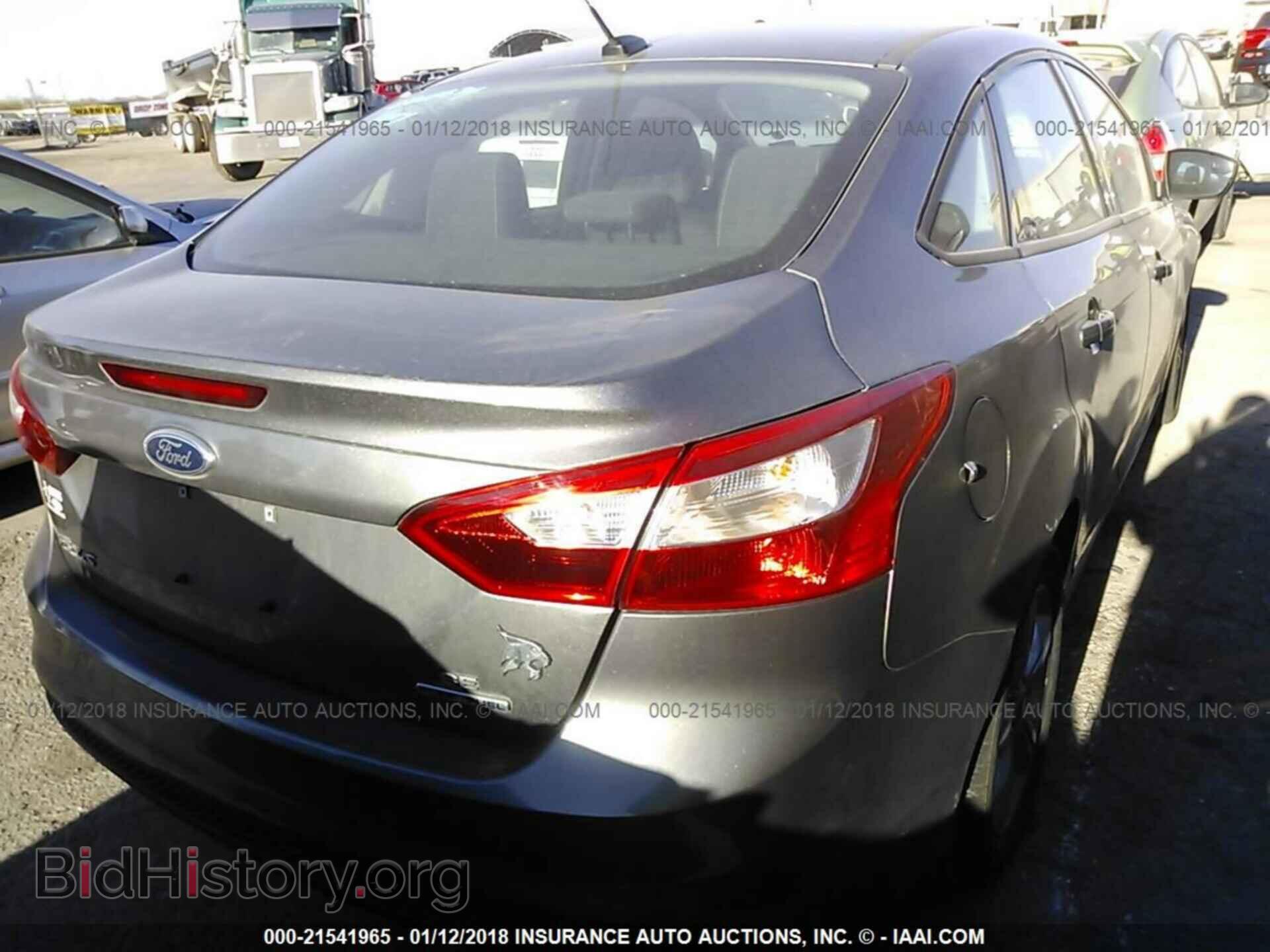 2013 Ford Focus - VIN: 1FADP3F25DL295808 - Photo 4