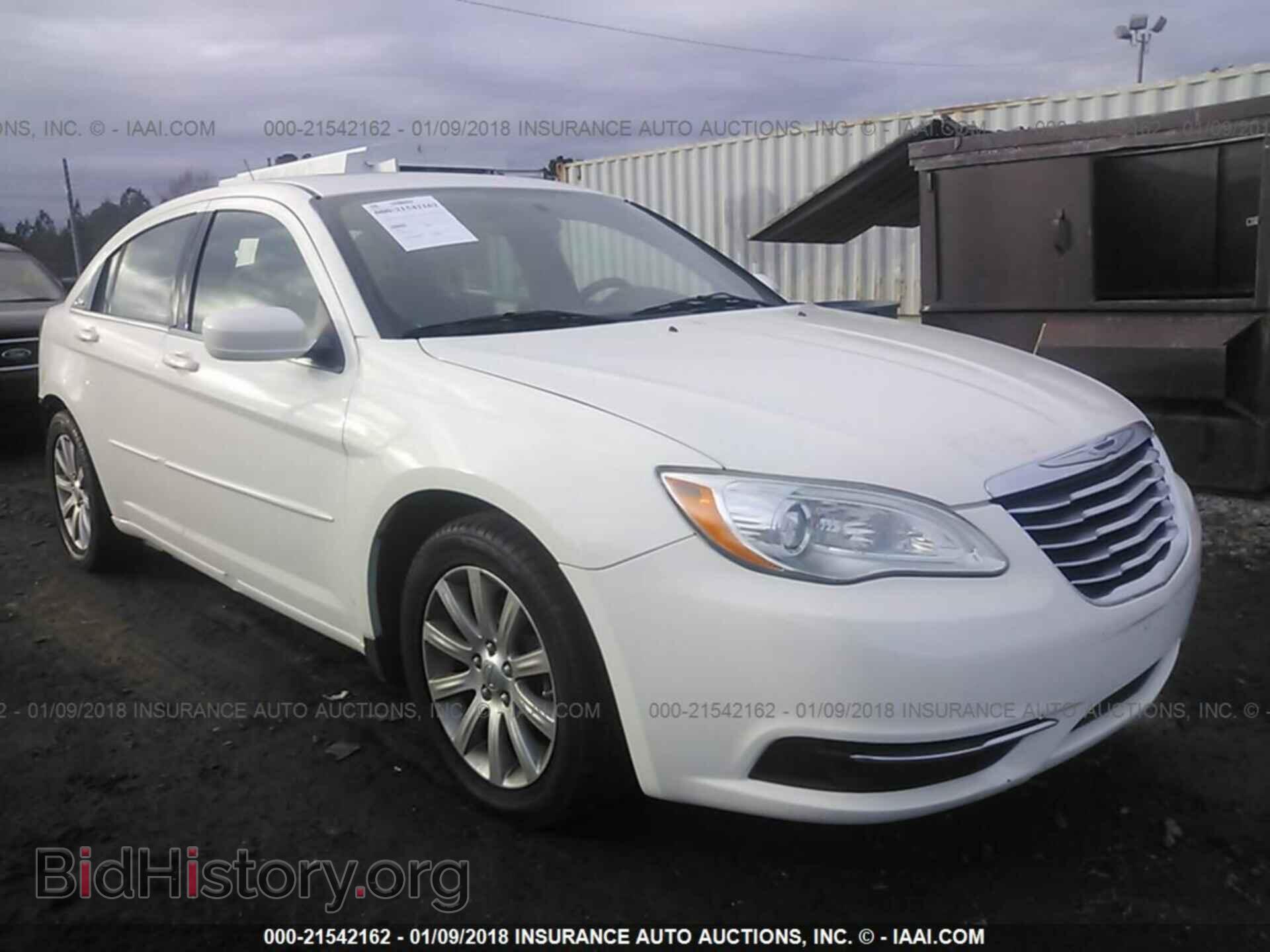 Photo 1C3BC1FGXBN515625 - Chrysler 200 2011