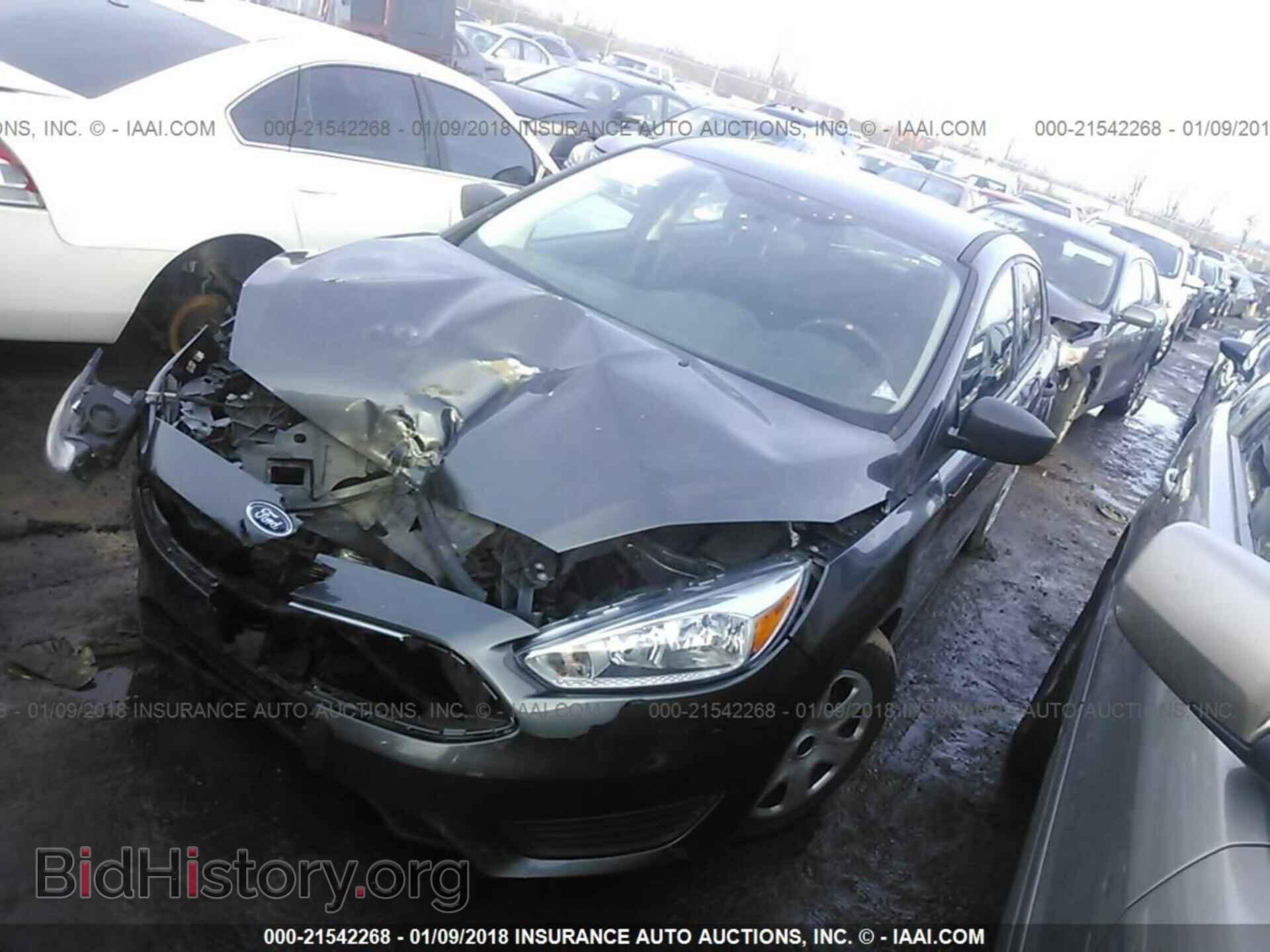 2016 Ford Focus - VIN: 1FADP3E28GL224849 - Фото 2