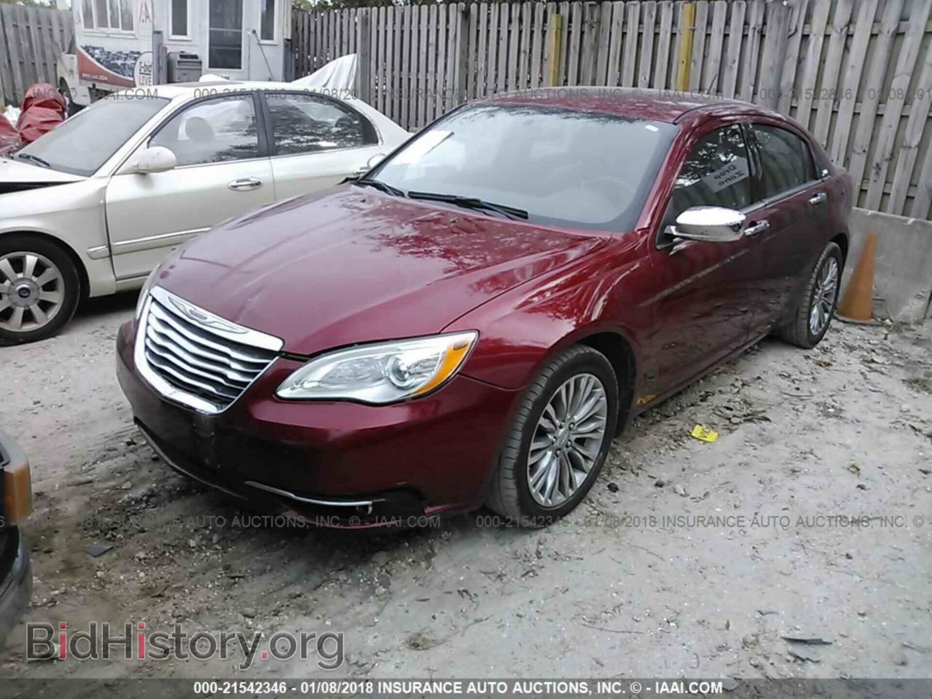 2013 Chrysler 200 - VIN: 1C3CCBCG7DN520640 - Photo 2