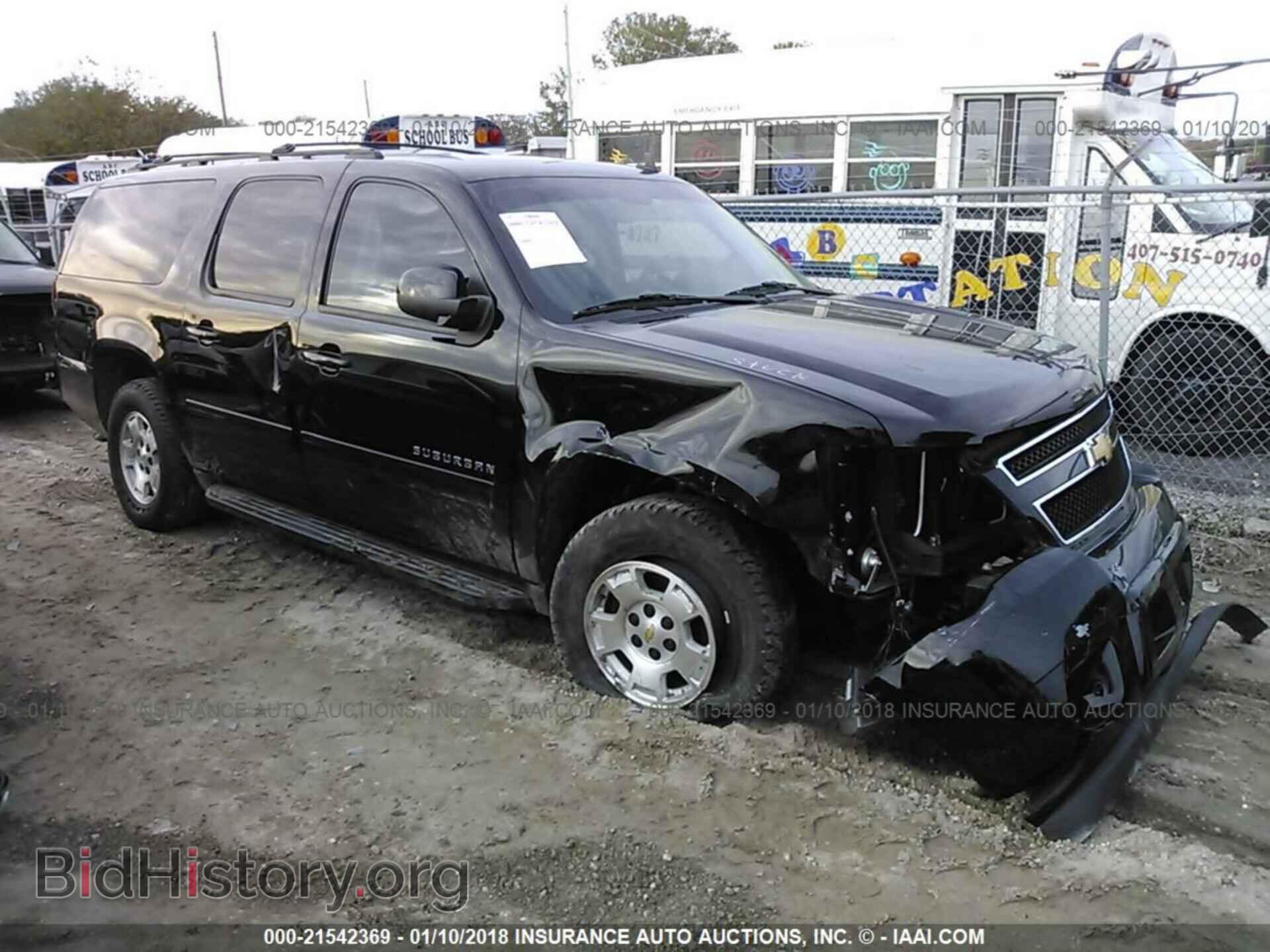 Фотография 1GNSCHE02DR143838 - Chevrolet Suburban 2013