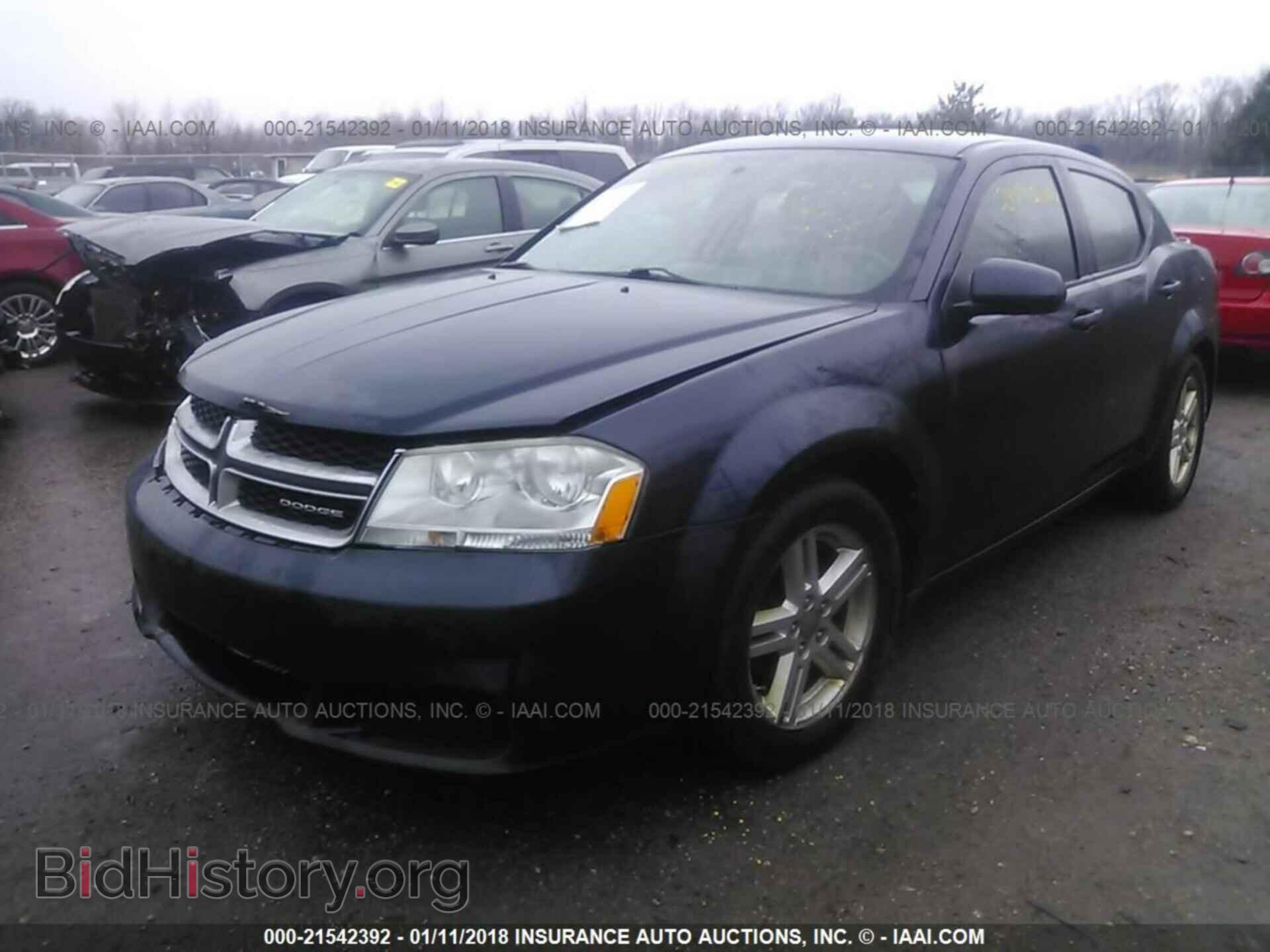 2011 Dodge Avenger - VIN: 1B3BD1FB5BN528393 - Фото 2