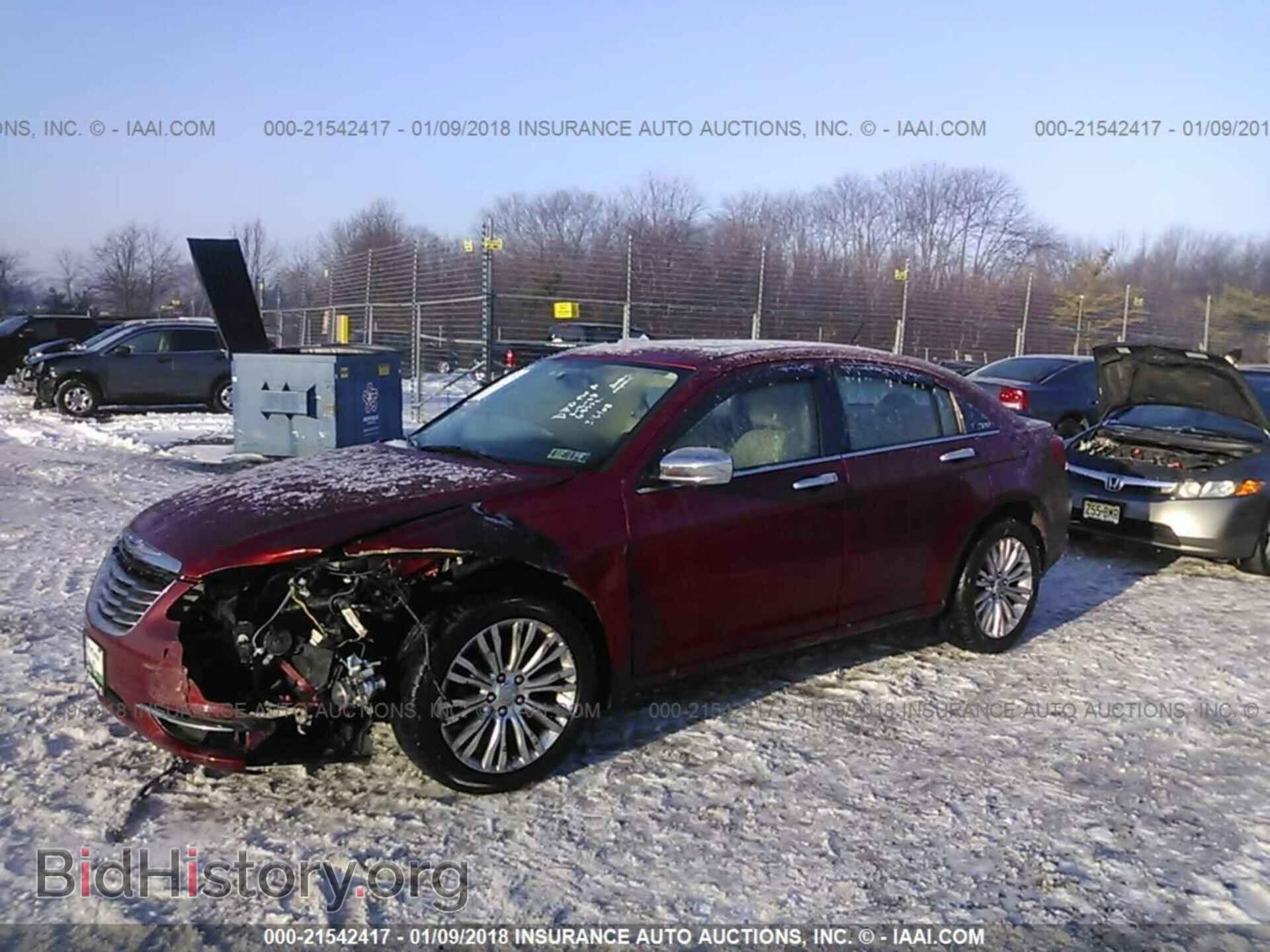 2011 Chrysler 200 - VIN: 1C3BC2FB7BN569572 - Фото 2