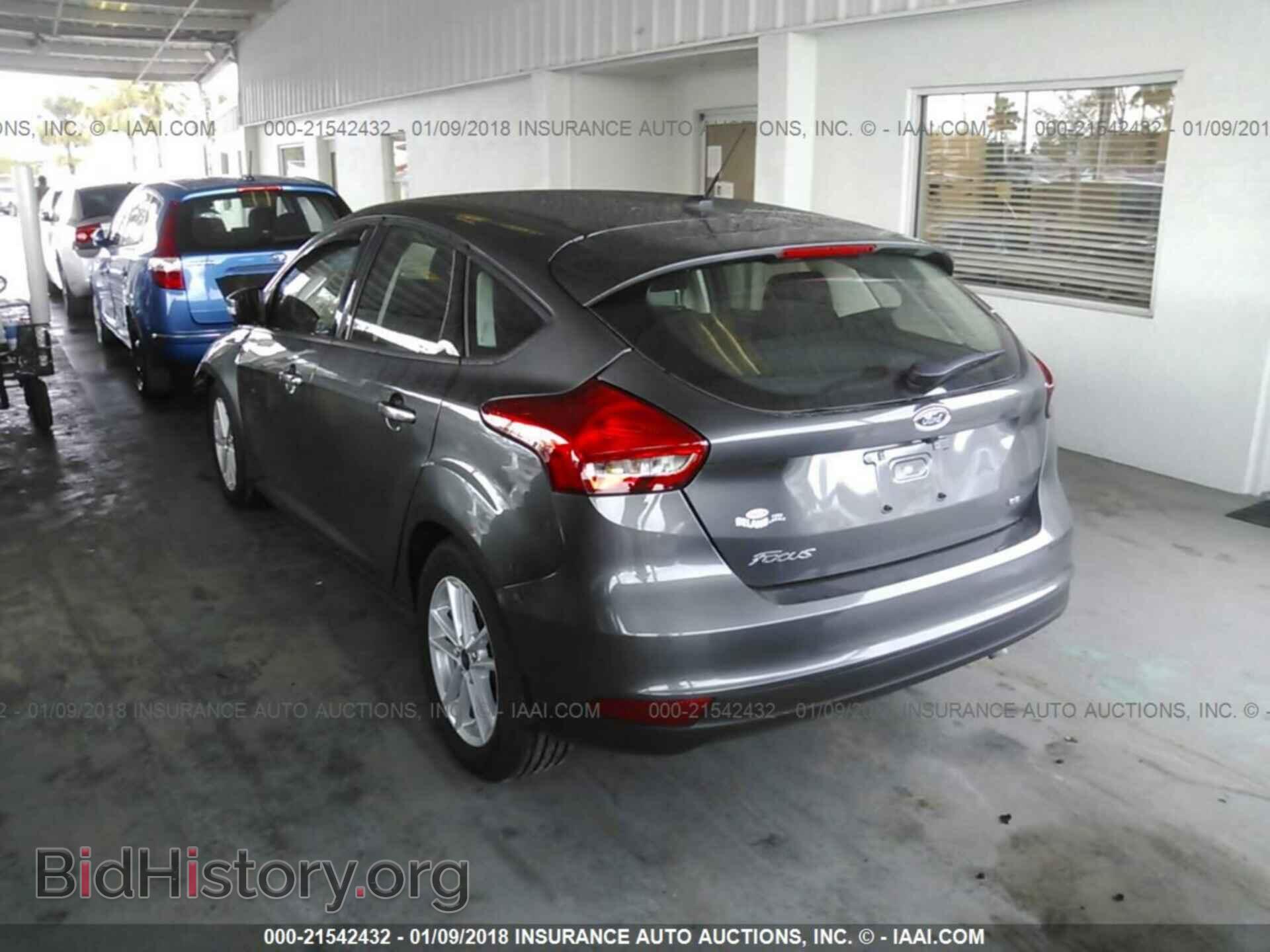 2017 Ford Focus - VIN: 1FADP3K21HL298202 - Фото 3