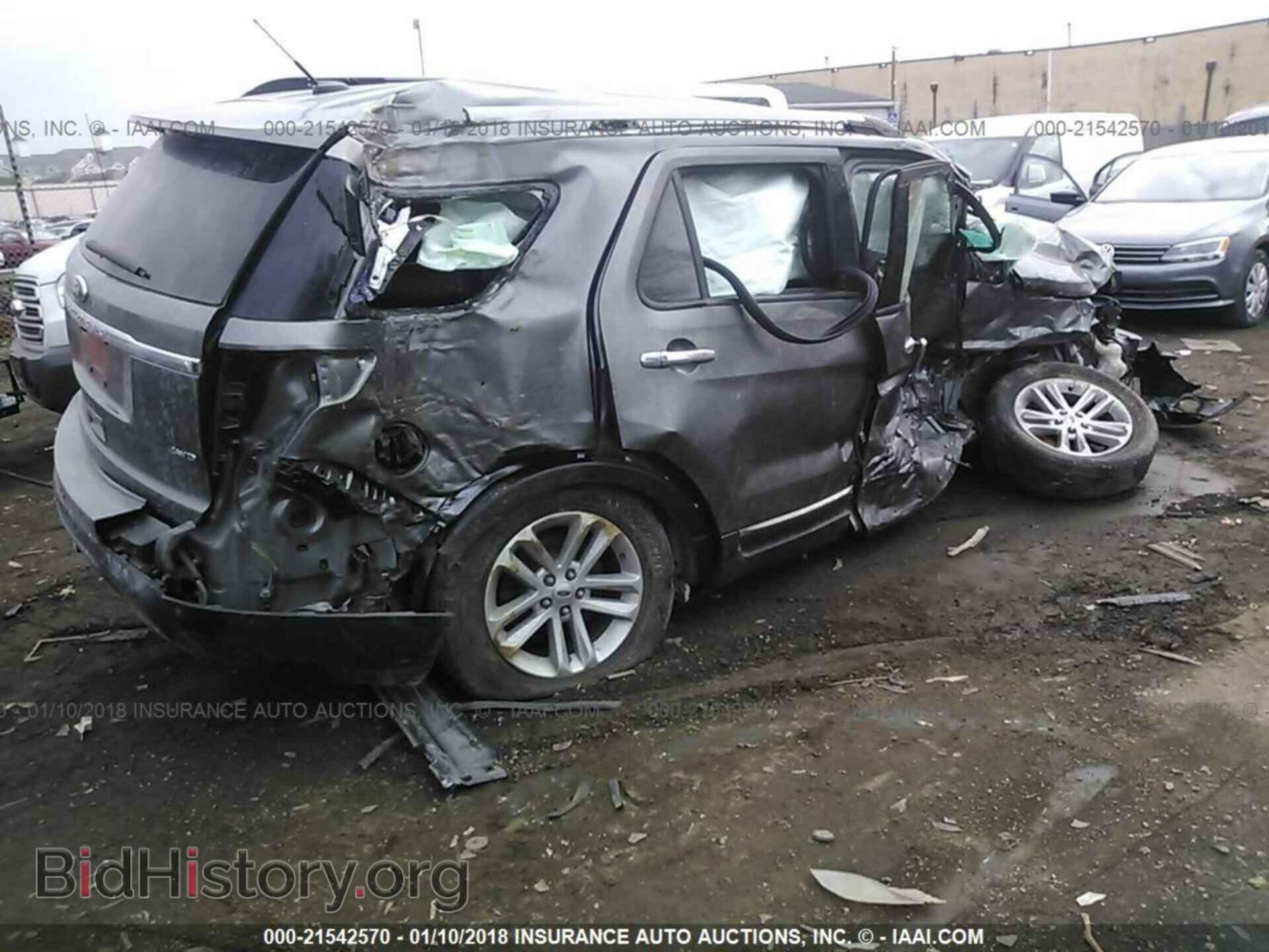 2012 Ford Explorer - VIN: 1FMHK8D87CGA52907 - Photo 4