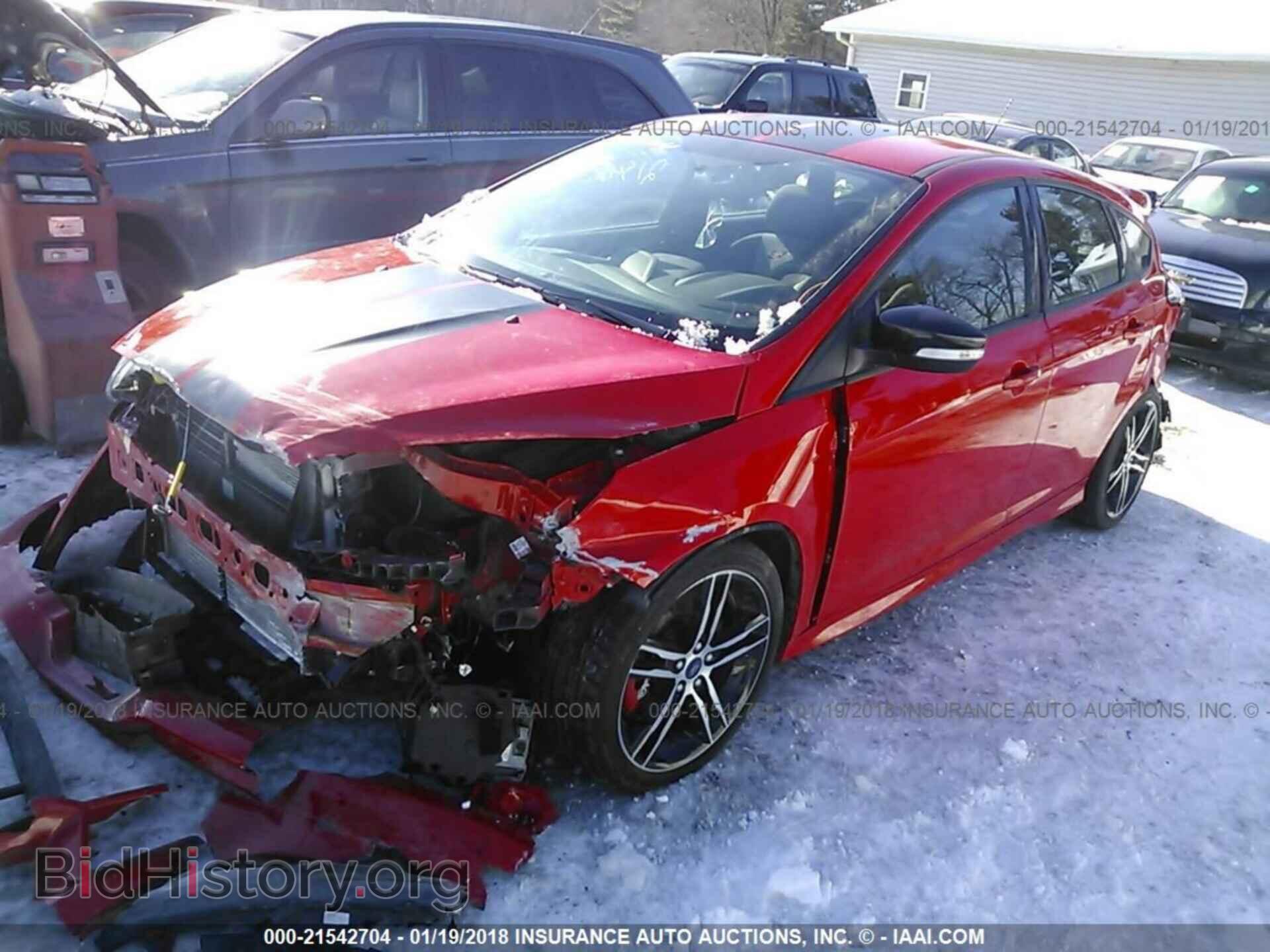 2016 Ford Focus - VIN: 1FADP3L91GL257577 - Photo 2