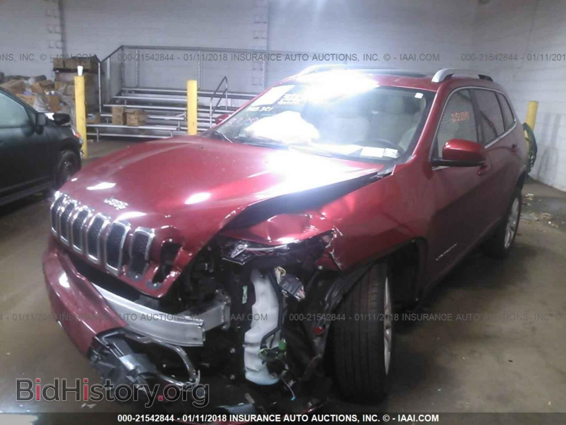 2017 Jeep Cherokee - VIN: 1C4PJMJS1HW525547 - Фото 2