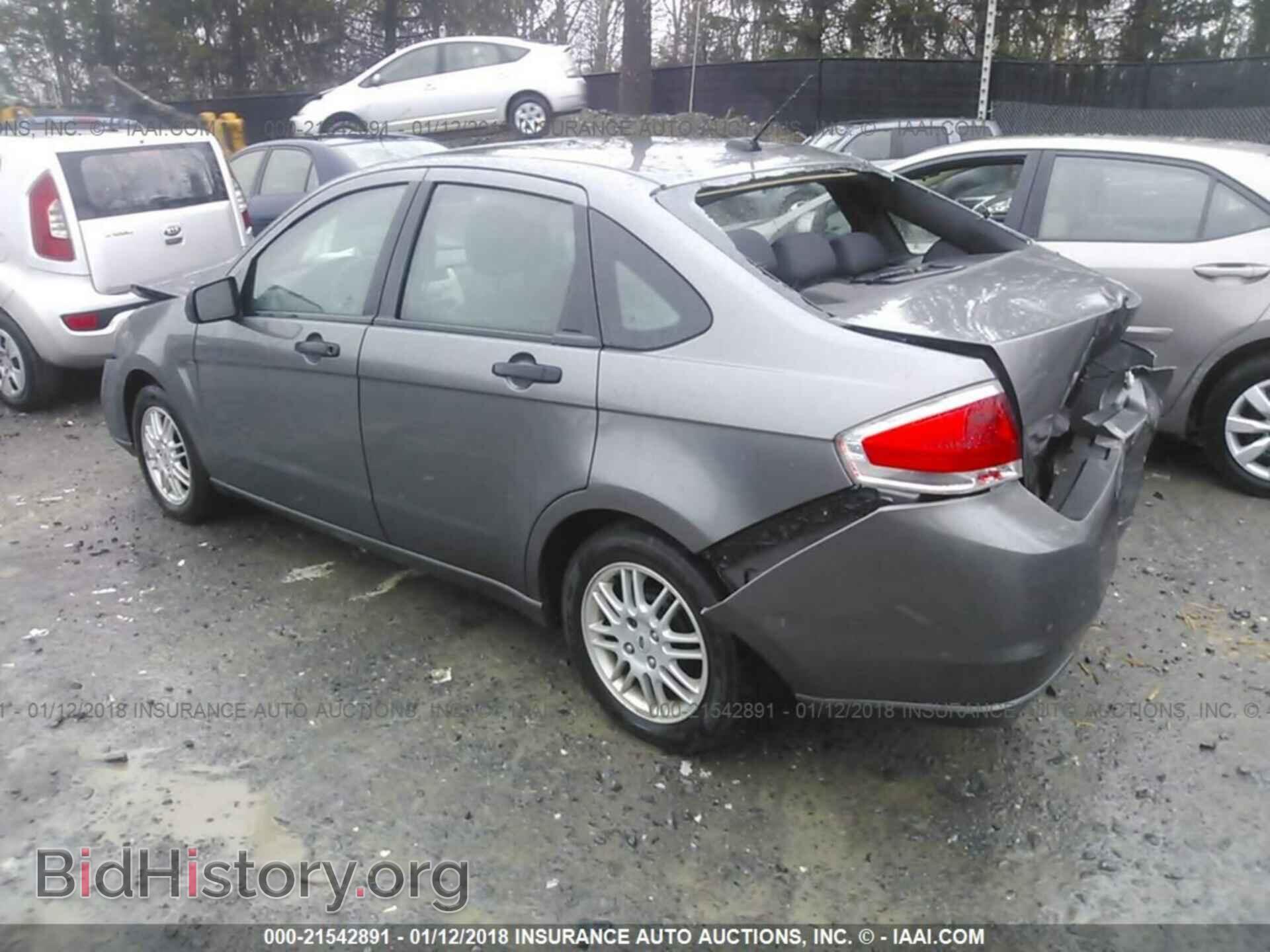 2011 Ford Focus - VIN: 1FAHP3FN3BW128564 - Photo 3