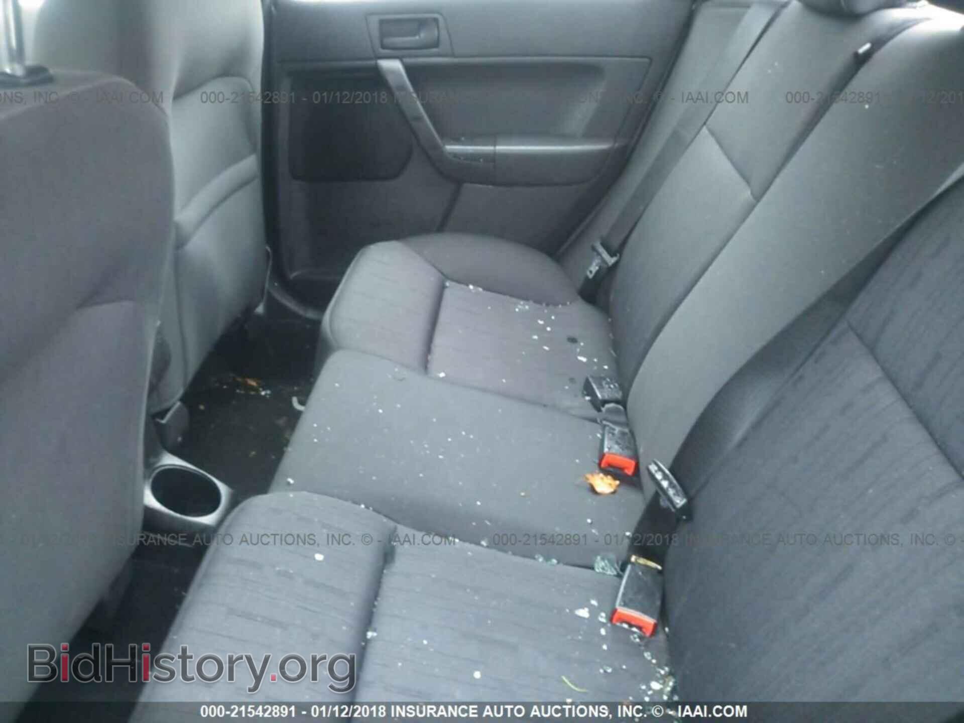 2011 Ford Focus - VIN: 1FAHP3FN3BW128564 - Photo 8