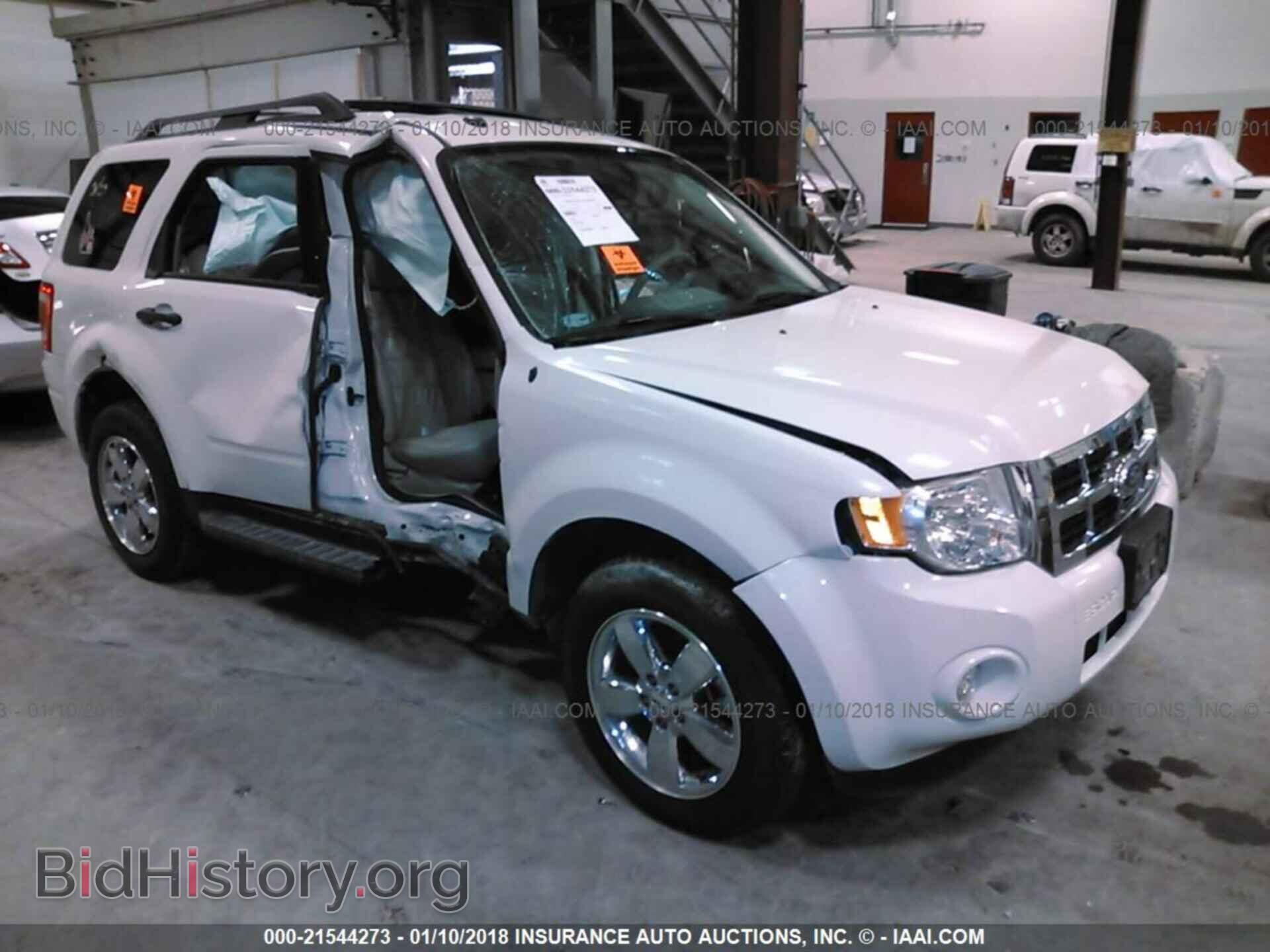 Photo 1FMCU0D75BKB98148 - Ford Escape 2011