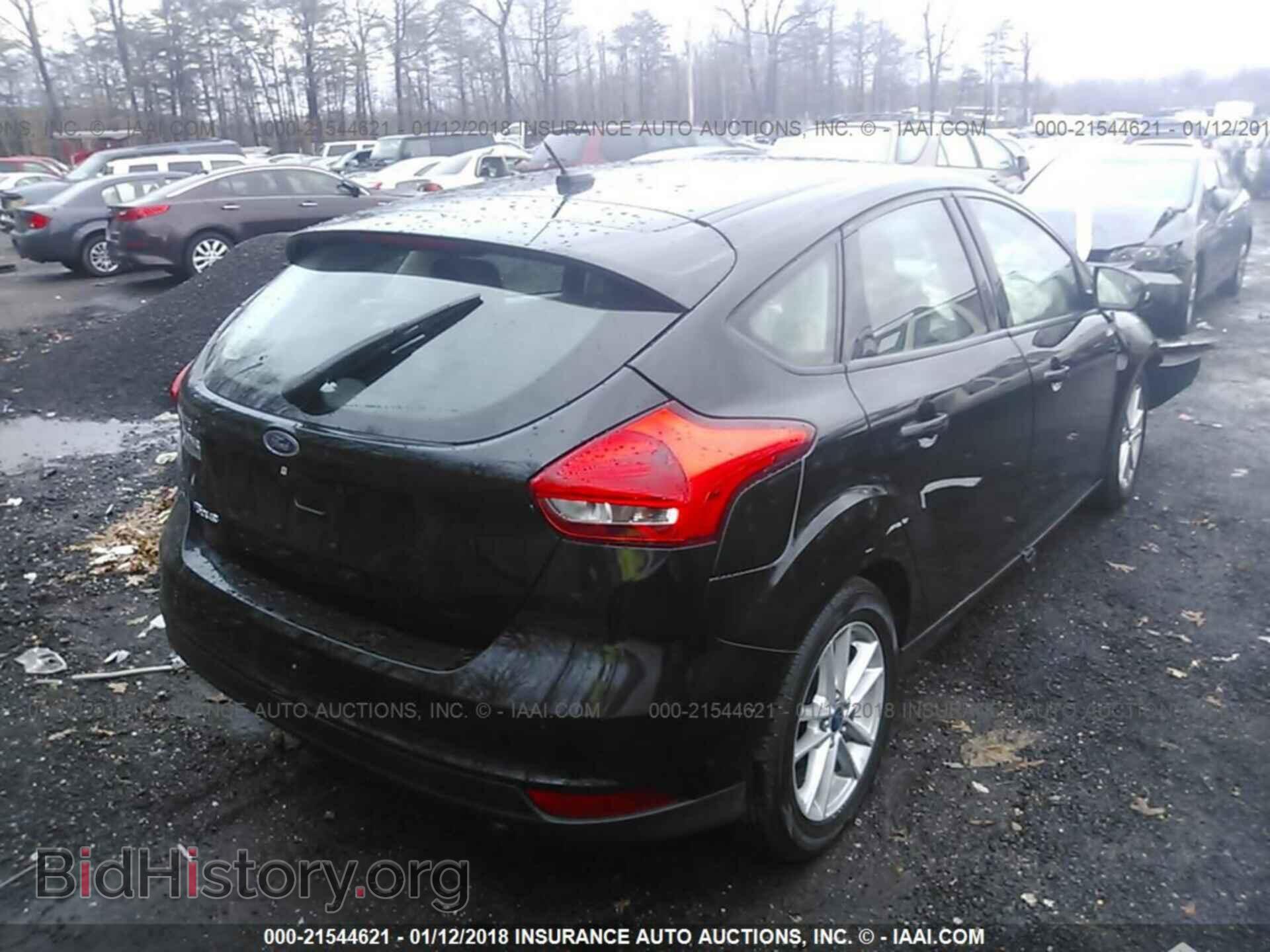 2015 Ford Focus - VIN: 1FADP3K21FL203375 - Photo 4