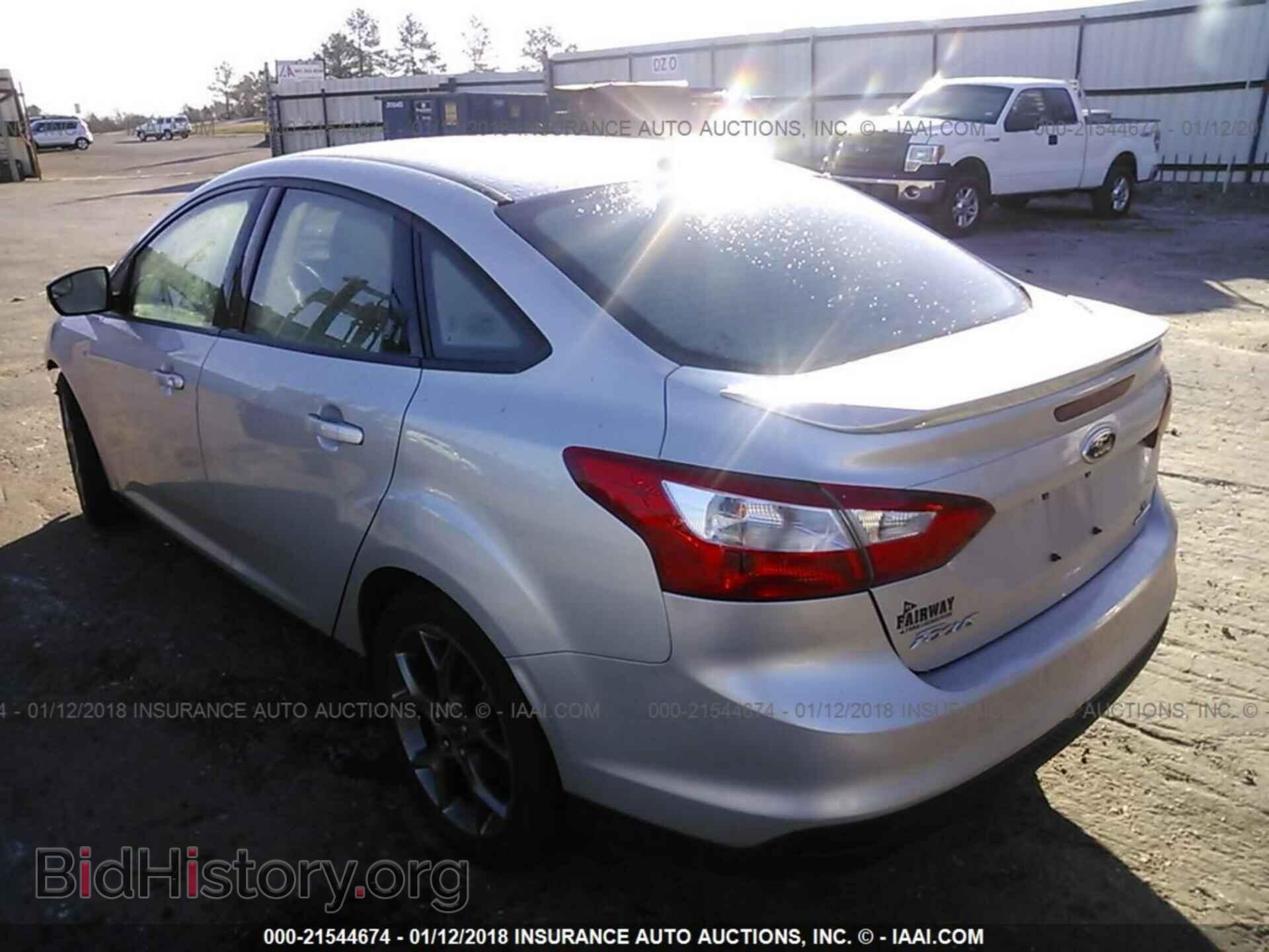 2014 Ford Focus - VIN: 1FADP3F29EL241395 - Photo 3