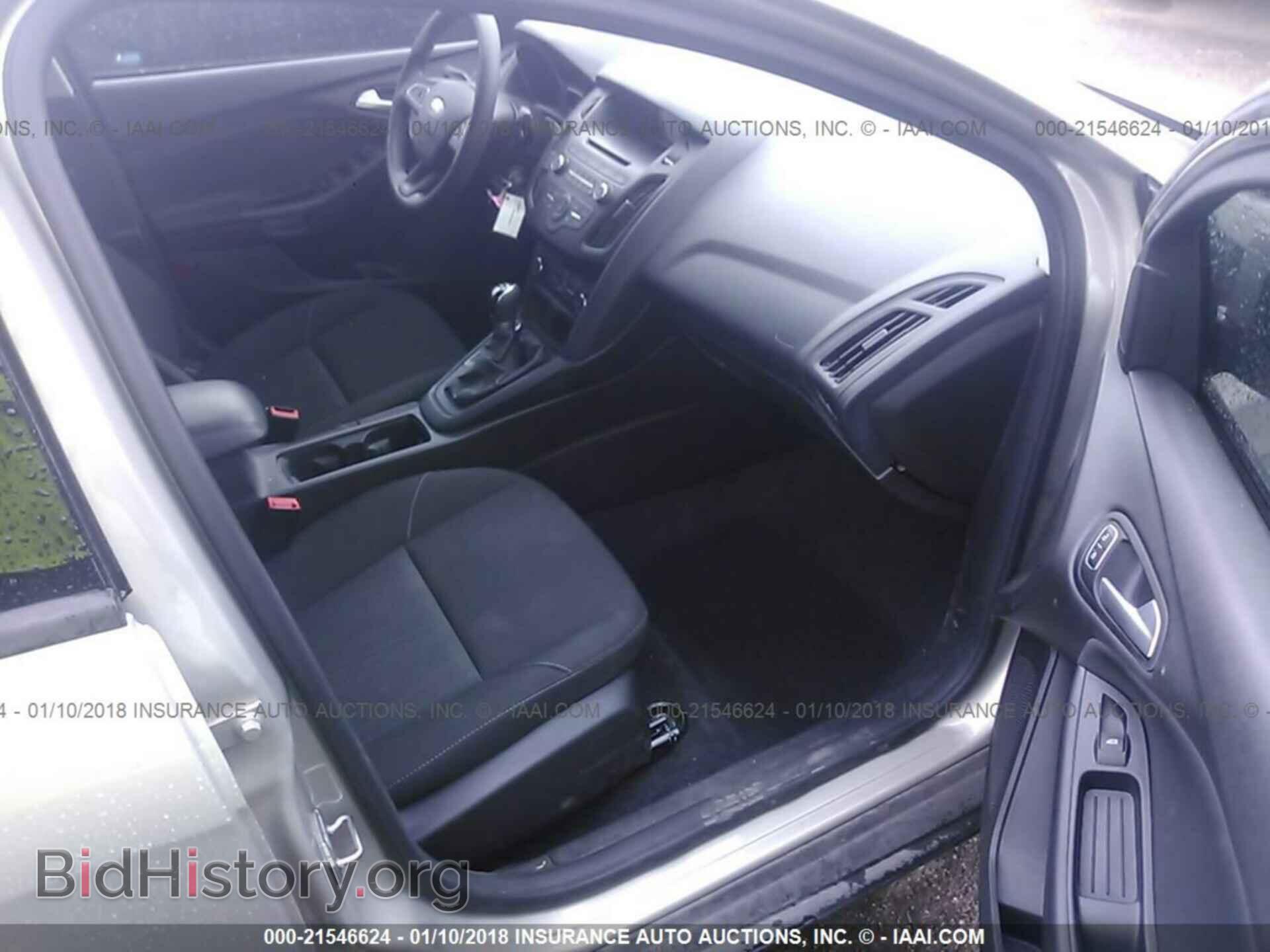 2015 Ford Focus - VIN: 1FADP3F2XFL375429 - Photo 5