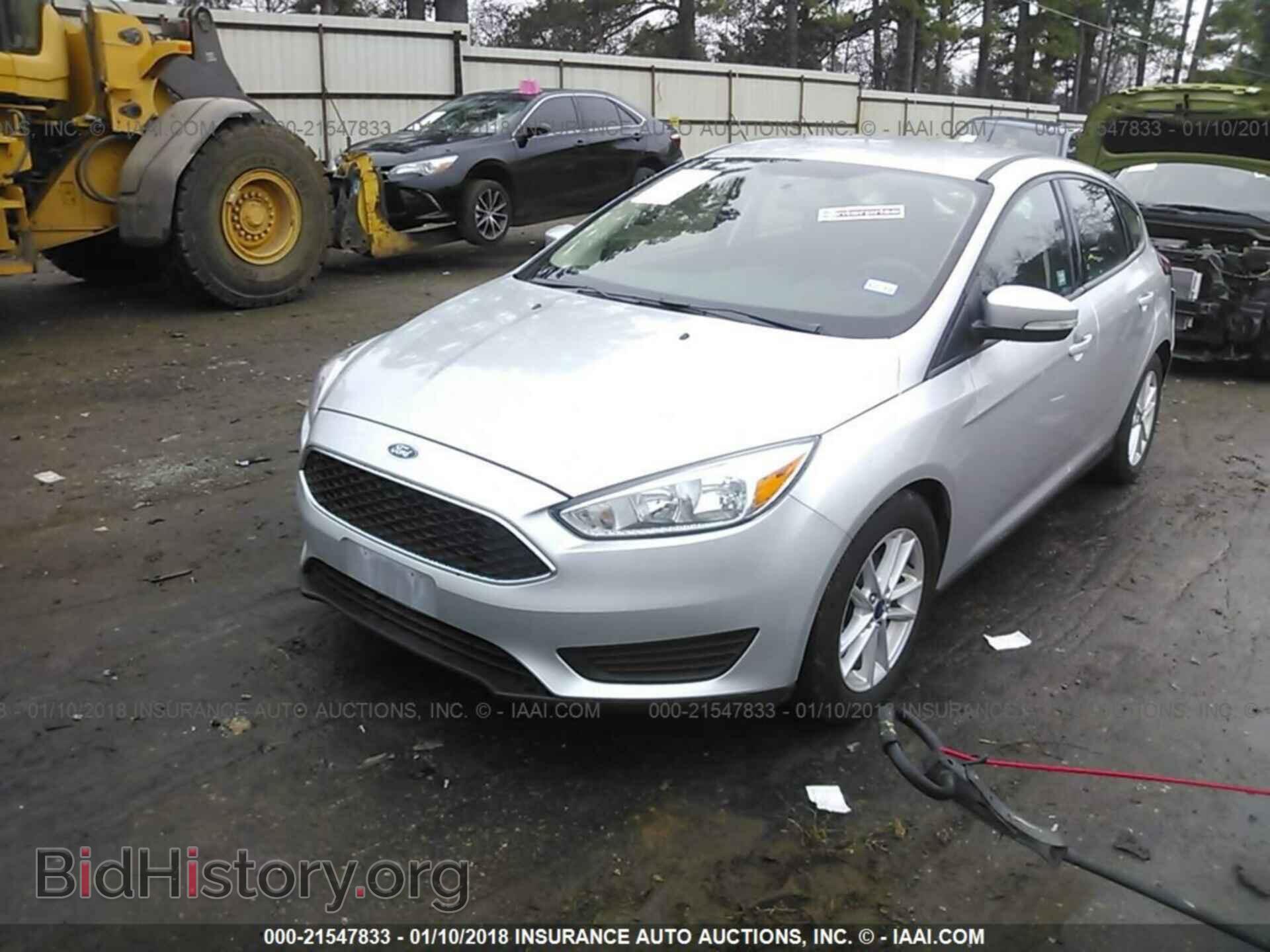 2017 Ford Focus - VIN: 1FADP3K20HL216380 - Фото 2