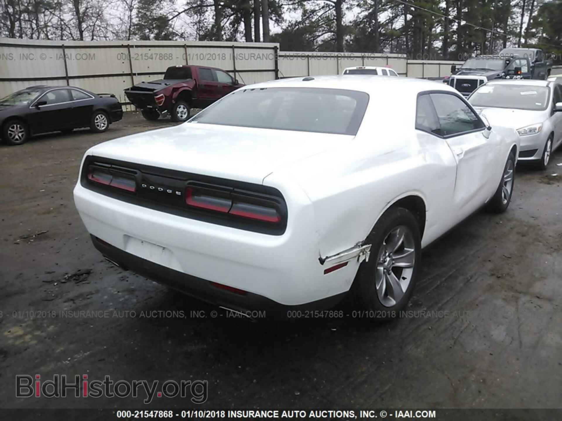 2017 Dodge Challenger - VIN: 2C3CDZAGXHH568737 - Фото 4