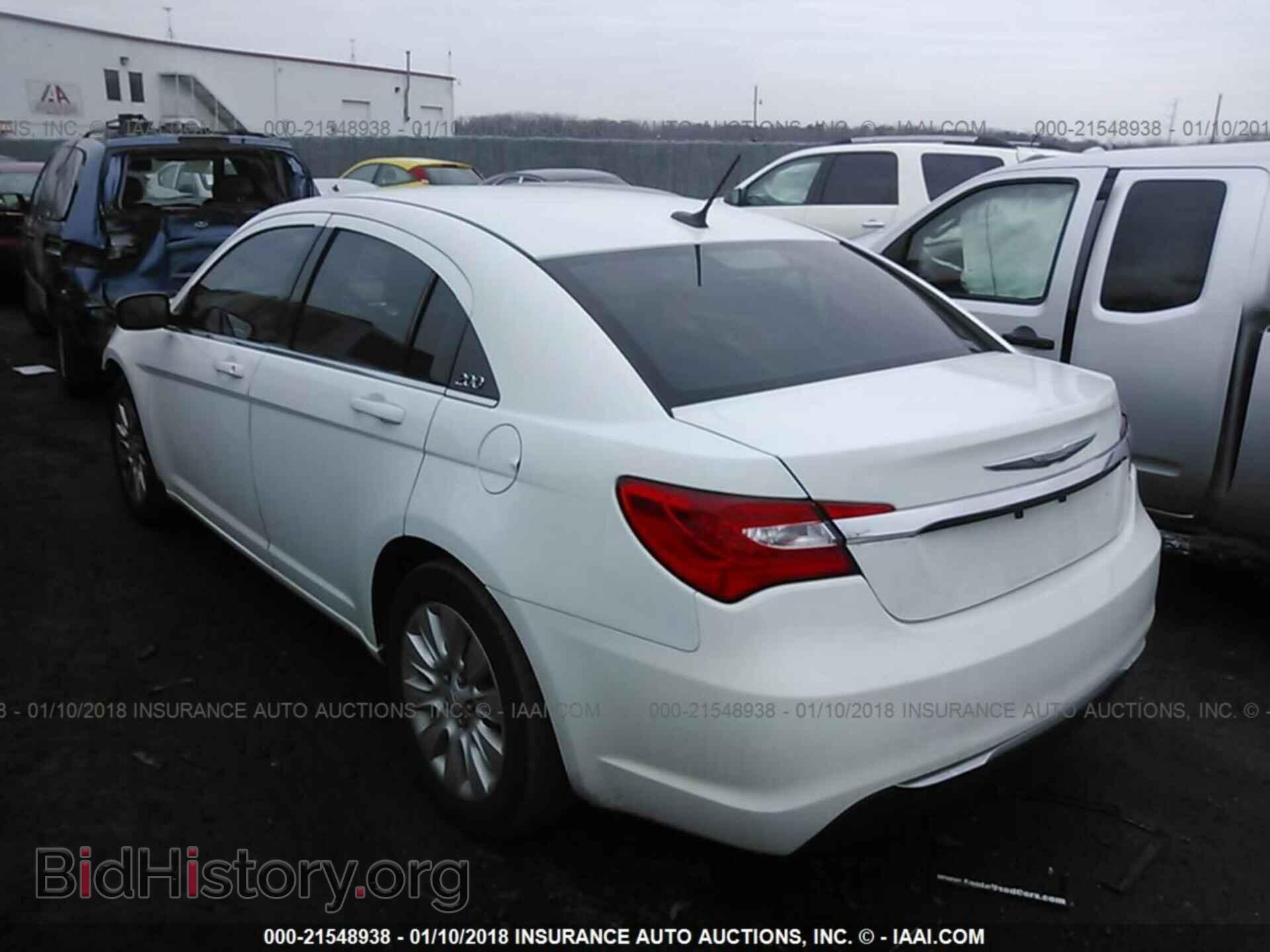 2014 Chrysler 200 - VIN: 1C3CCBAB2EN210999 - Photo 3
