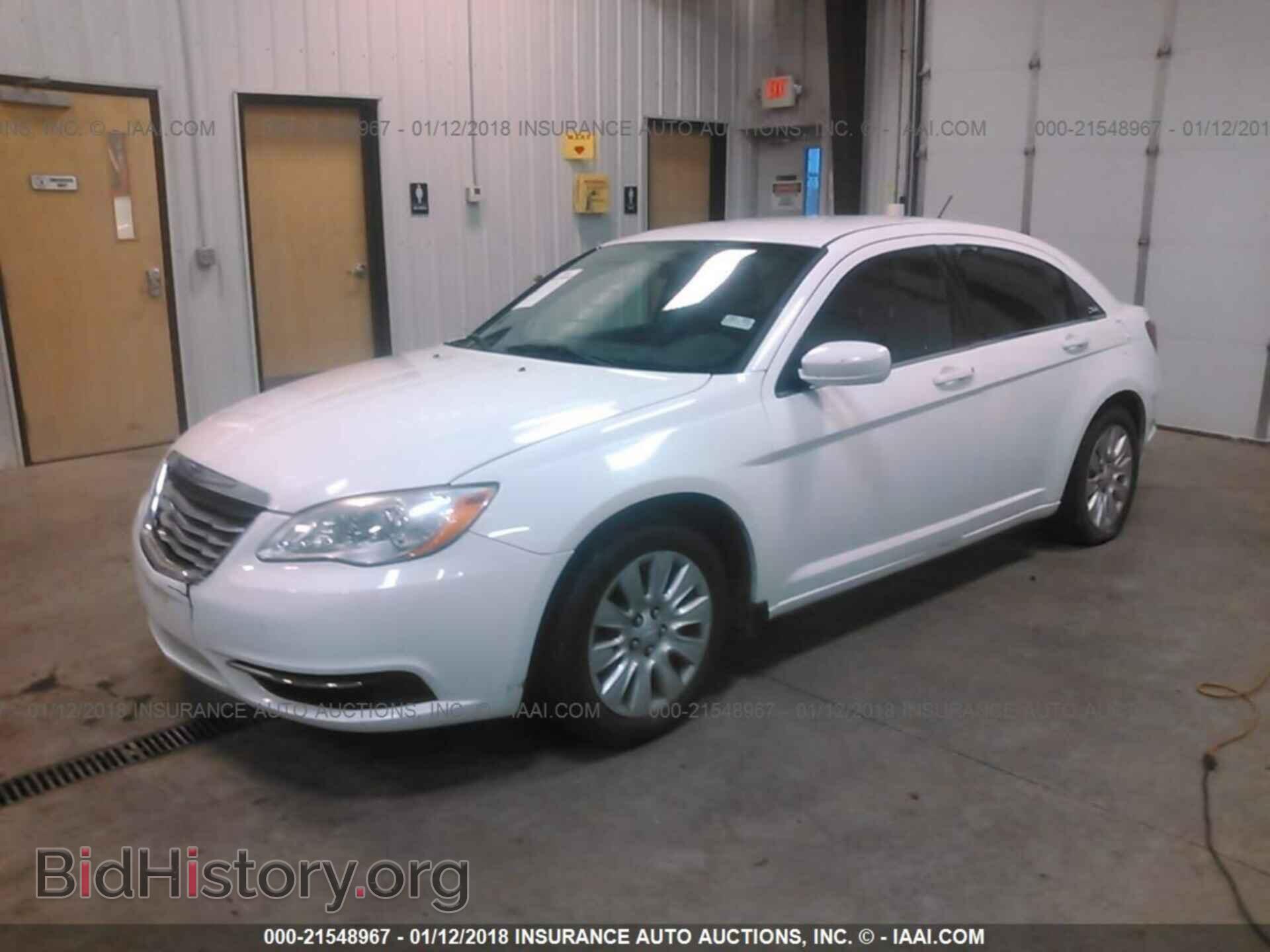 2011 Chrysler 200 - VIN: 1C3BC4FB8BN547673 - Фото 2