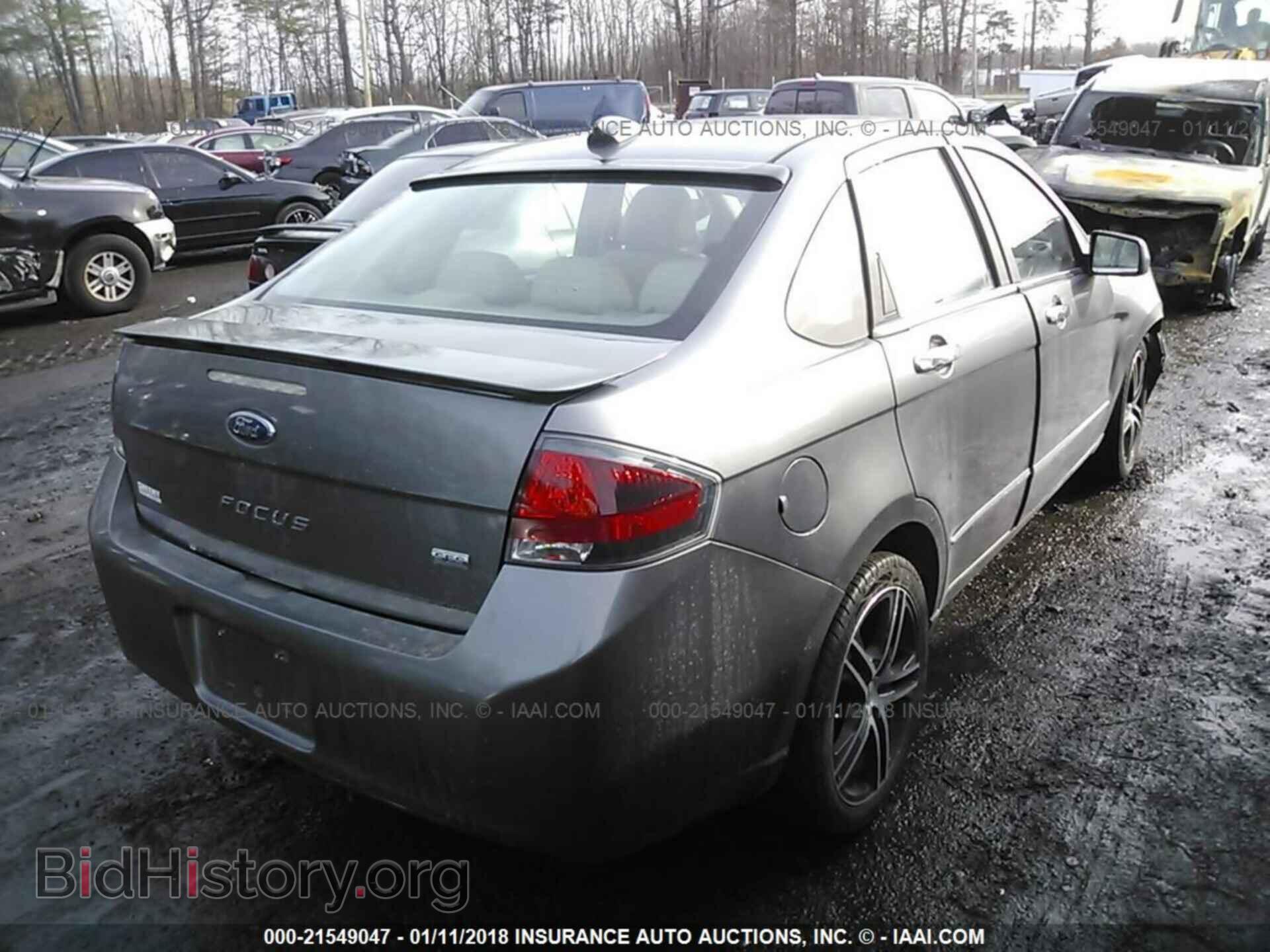 2011 Ford Focus - VIN: 1FAHP3GN2BW142969 - Фото 4