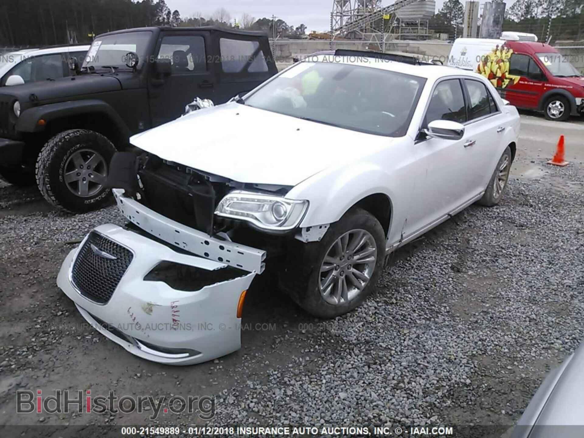 2016 Chrysler 300c - VIN: 2C3CCAEG3GH181881 - Фото 2