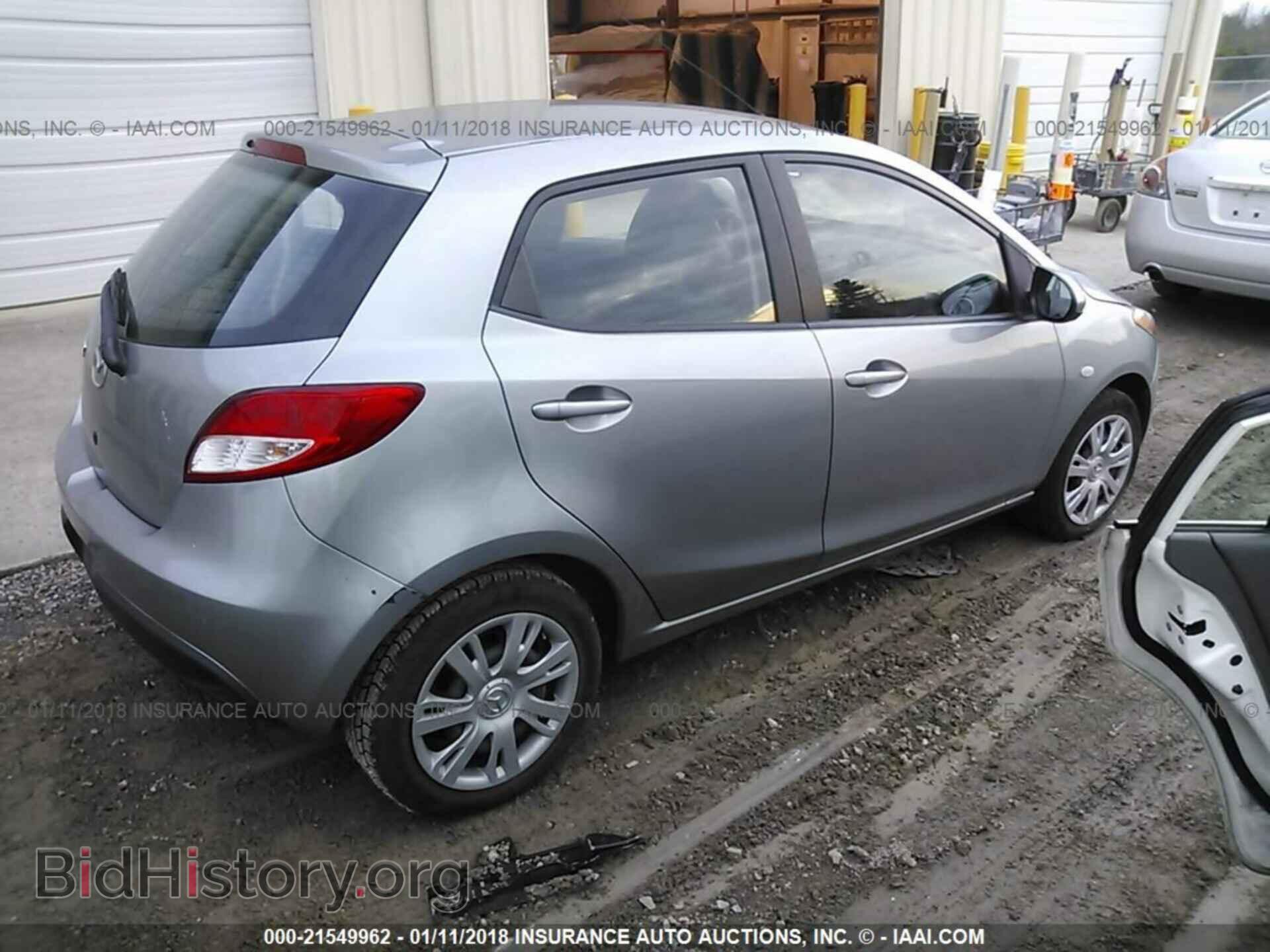 2014 Mazda Mazda2 - VIN: JM1DE1KY2E0184490 - Photo 4
