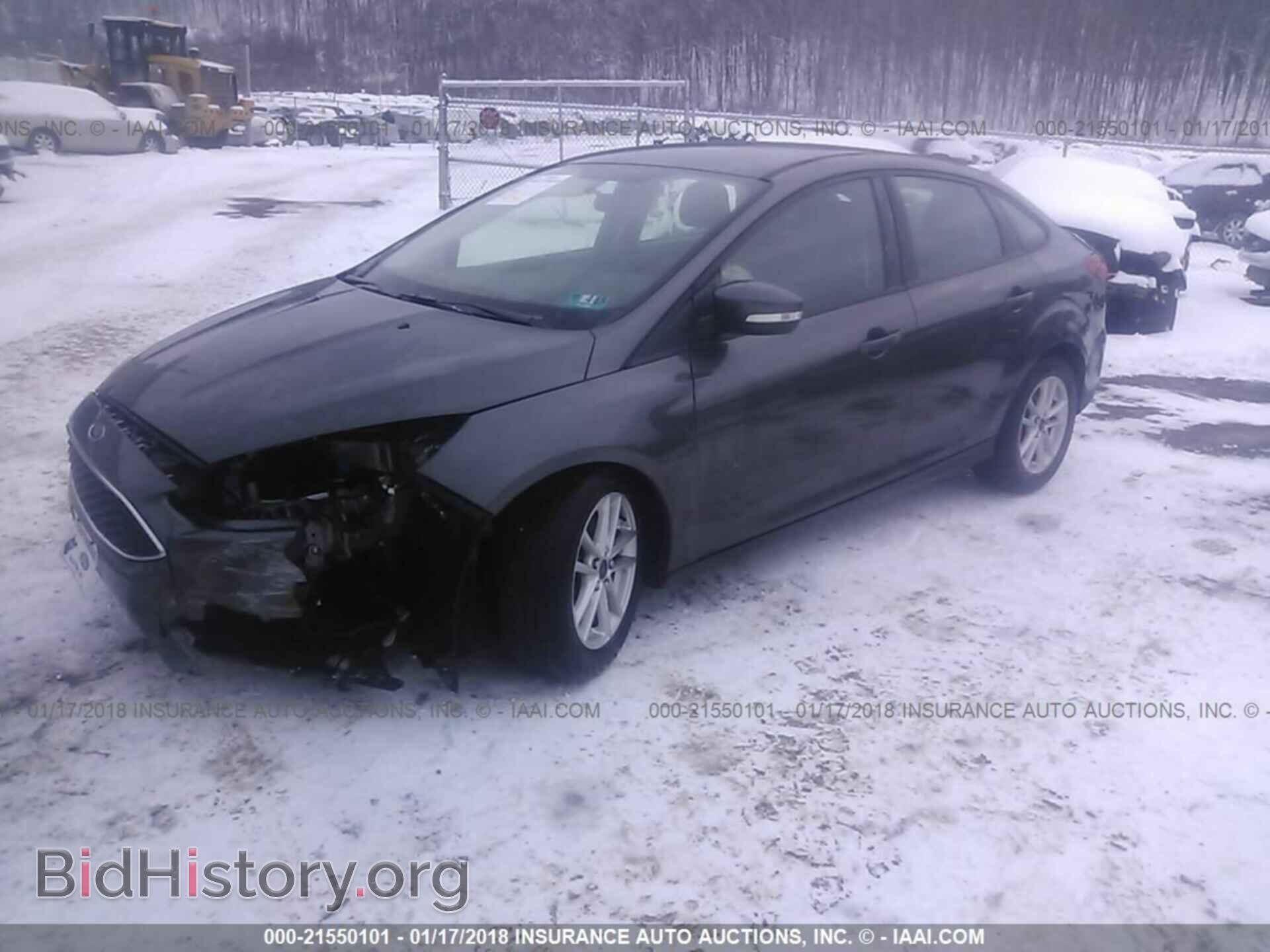 2015 Ford Focus - VIN: 1FADP3F27FL246743 - Photo 2