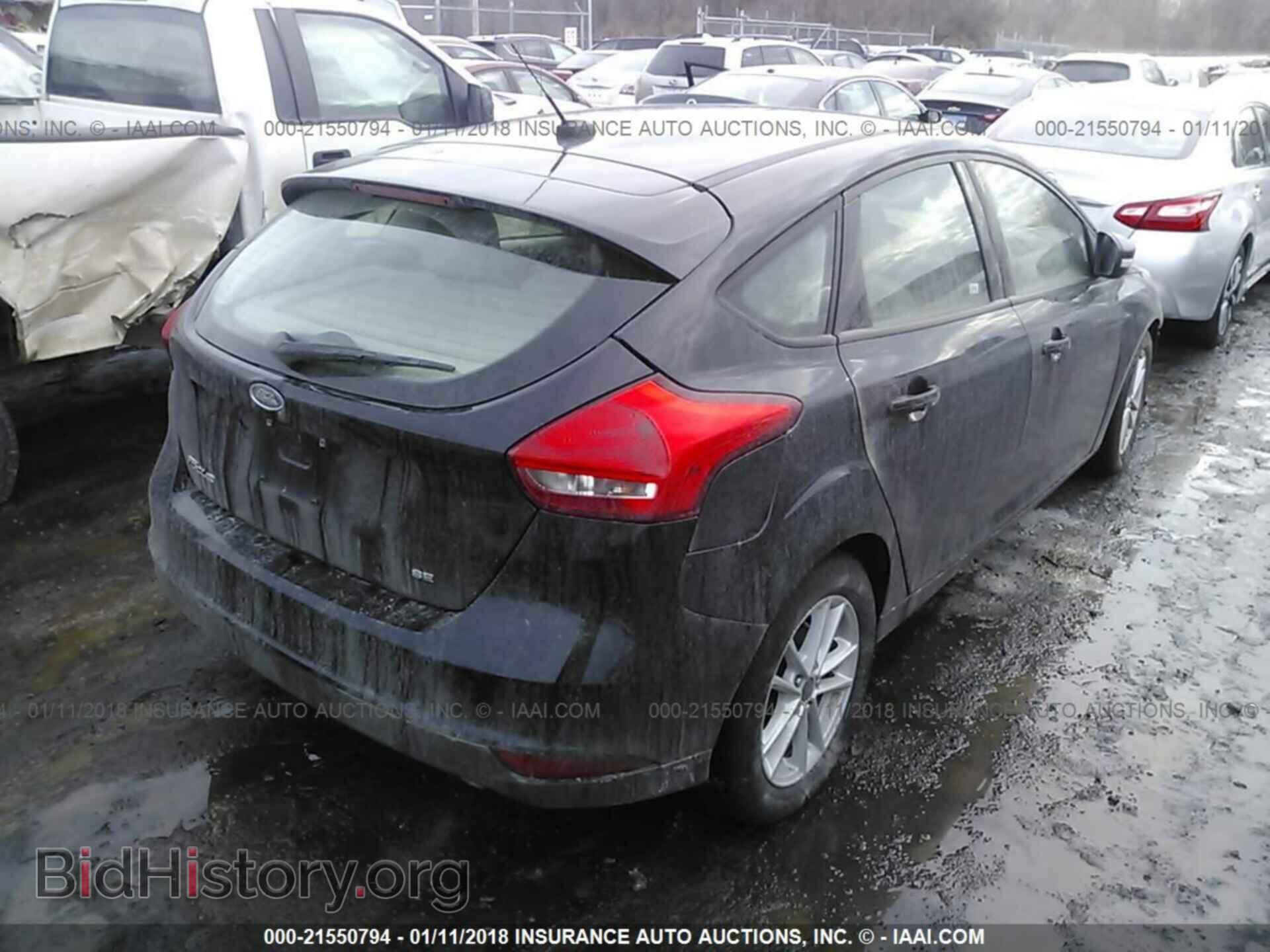 2017 Ford Focus - VIN: 1FADP3K21HL231258 - Фото 4