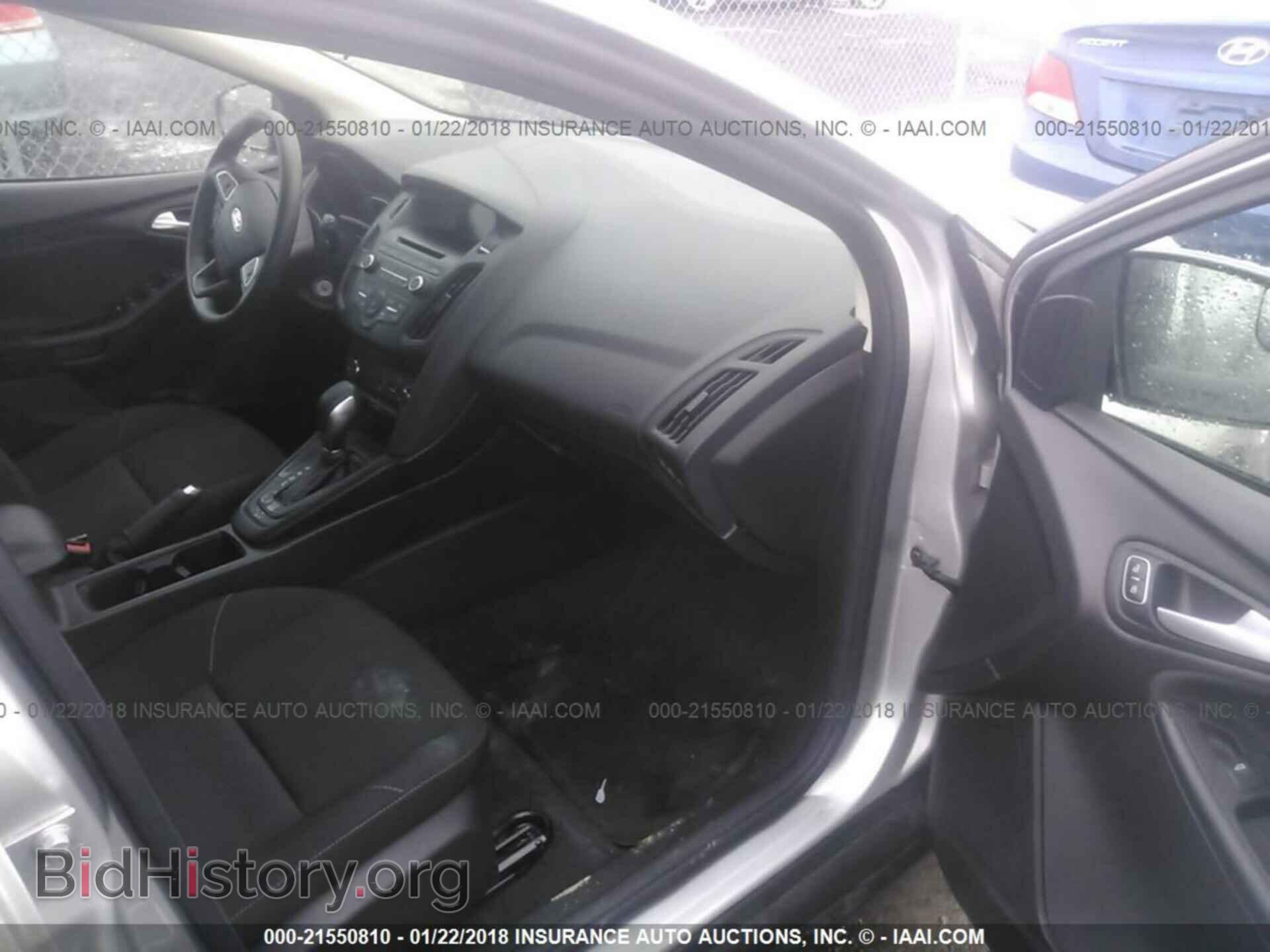 2017 Ford Focus - VIN: 1FADP3K24HL231416 - Photo 5