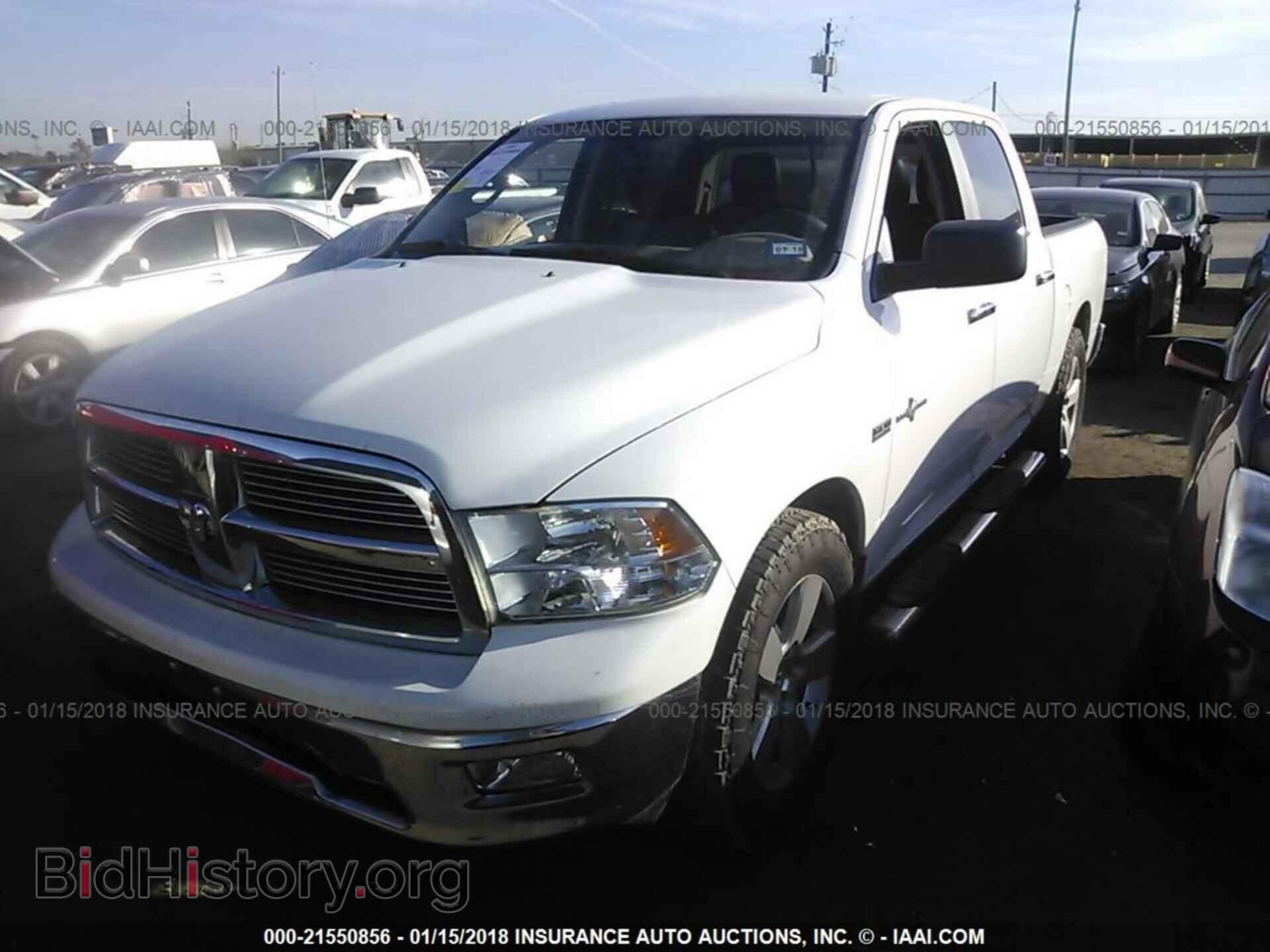 2012 Dodge Ram 1500 - VIN: 1C6RD6LT1CS348670 - Фото 2