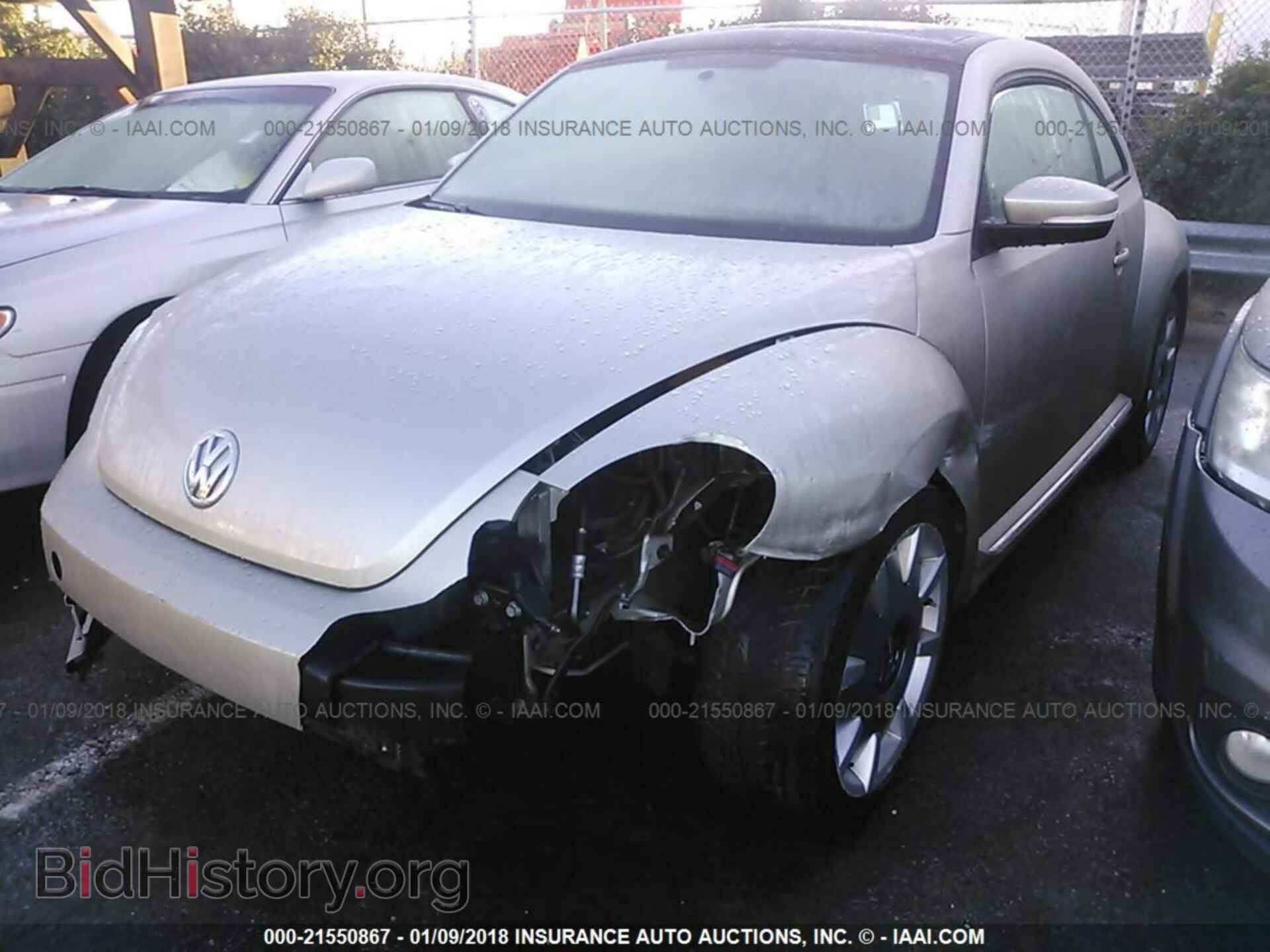 2013 Volkswagen Beetle - VIN: 3VWHP7AT9DM665544 - Фото 2