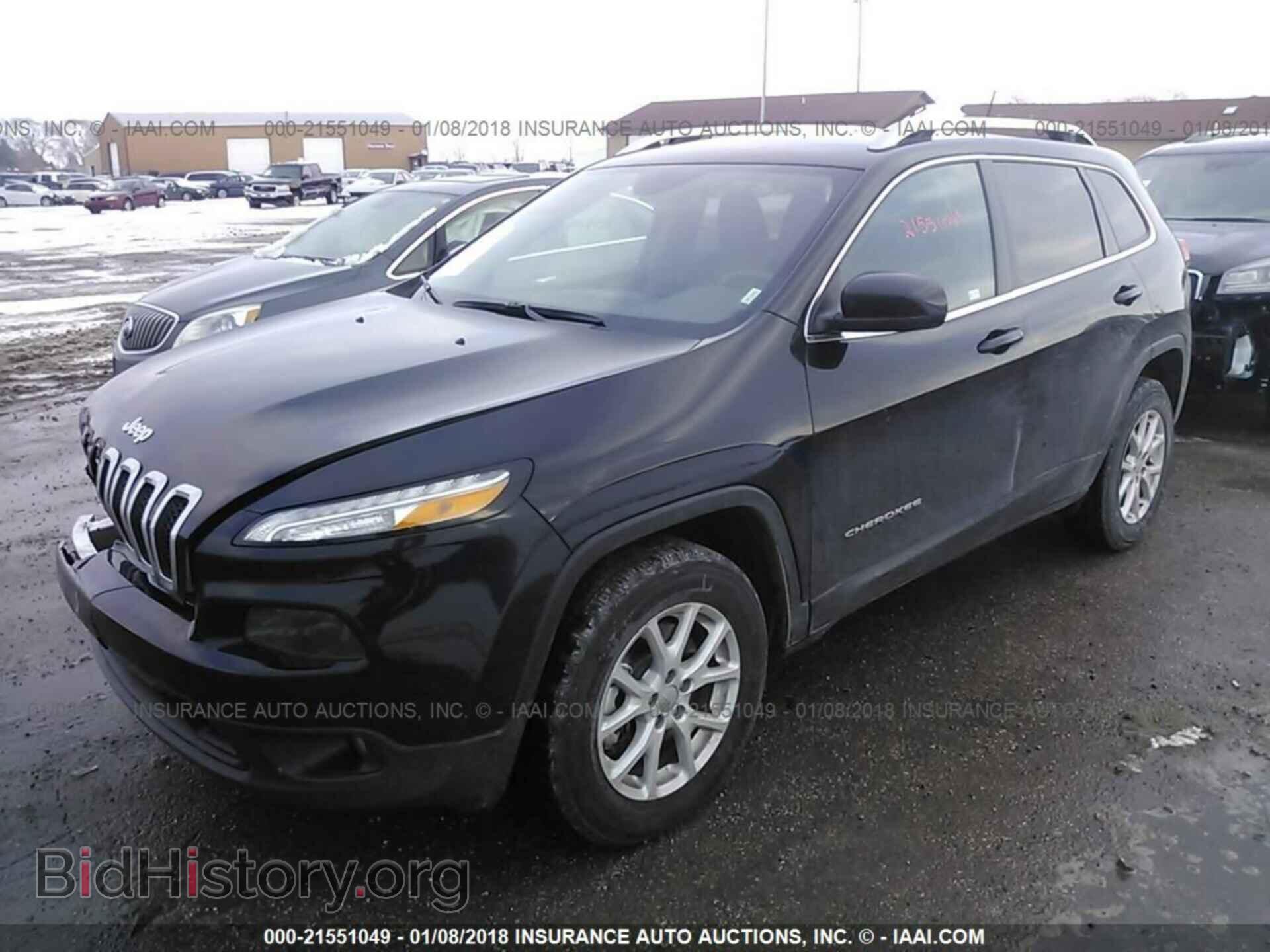 2018 Jeep Cherokee - VIN: 1C4PJMCB6JD520522 - Photo 2