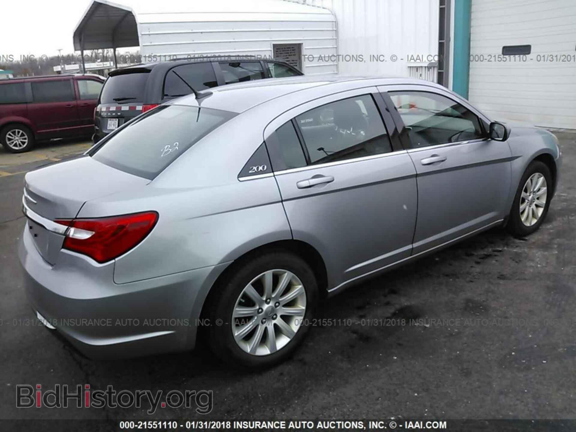 2014 Chrysler 200 - VIN: 1C3CCBBG0EN114265 - Фото 4