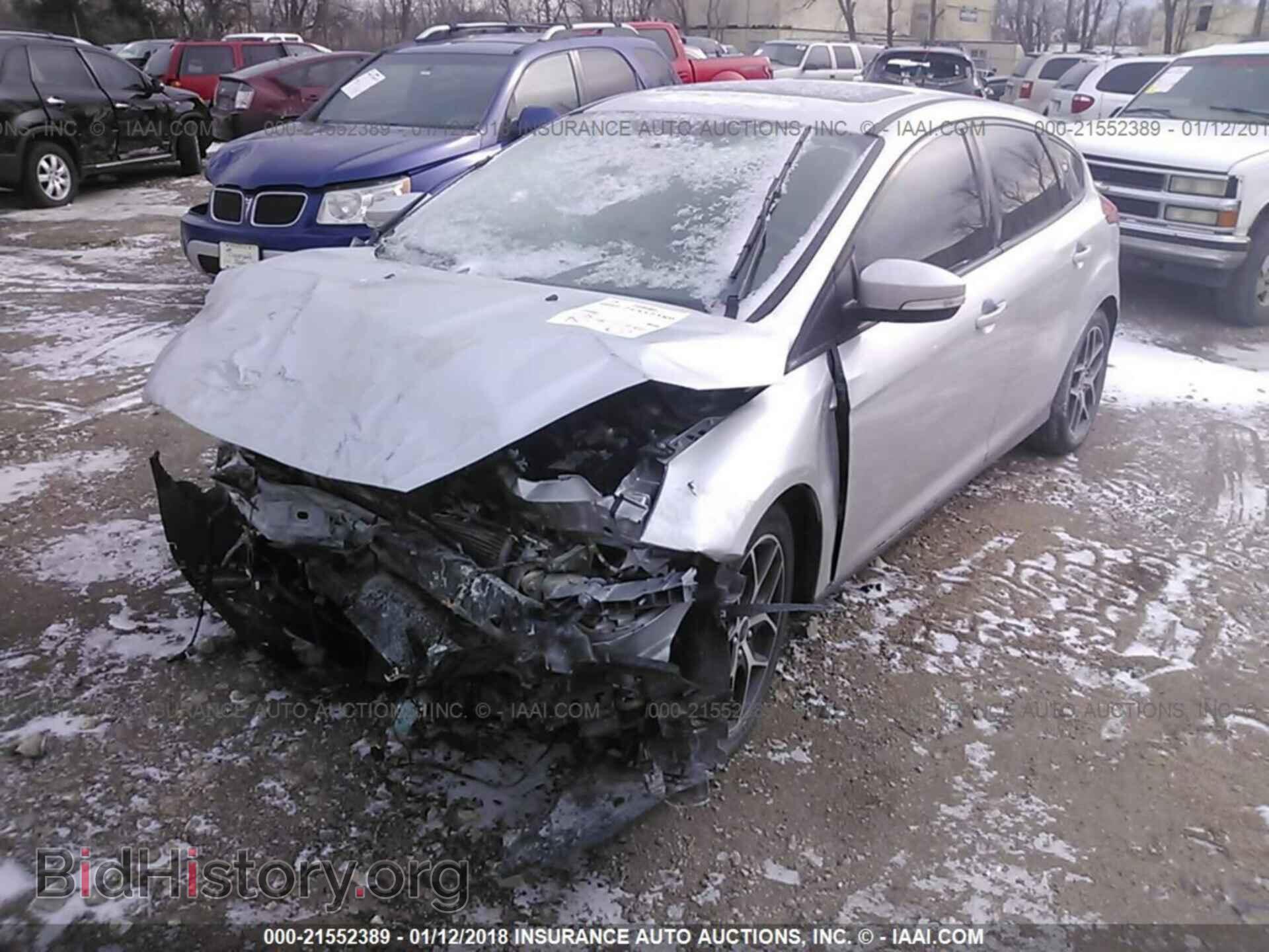 2017 Ford Focus - VIN: 1FADP3M2XHL266846 - Photo 2