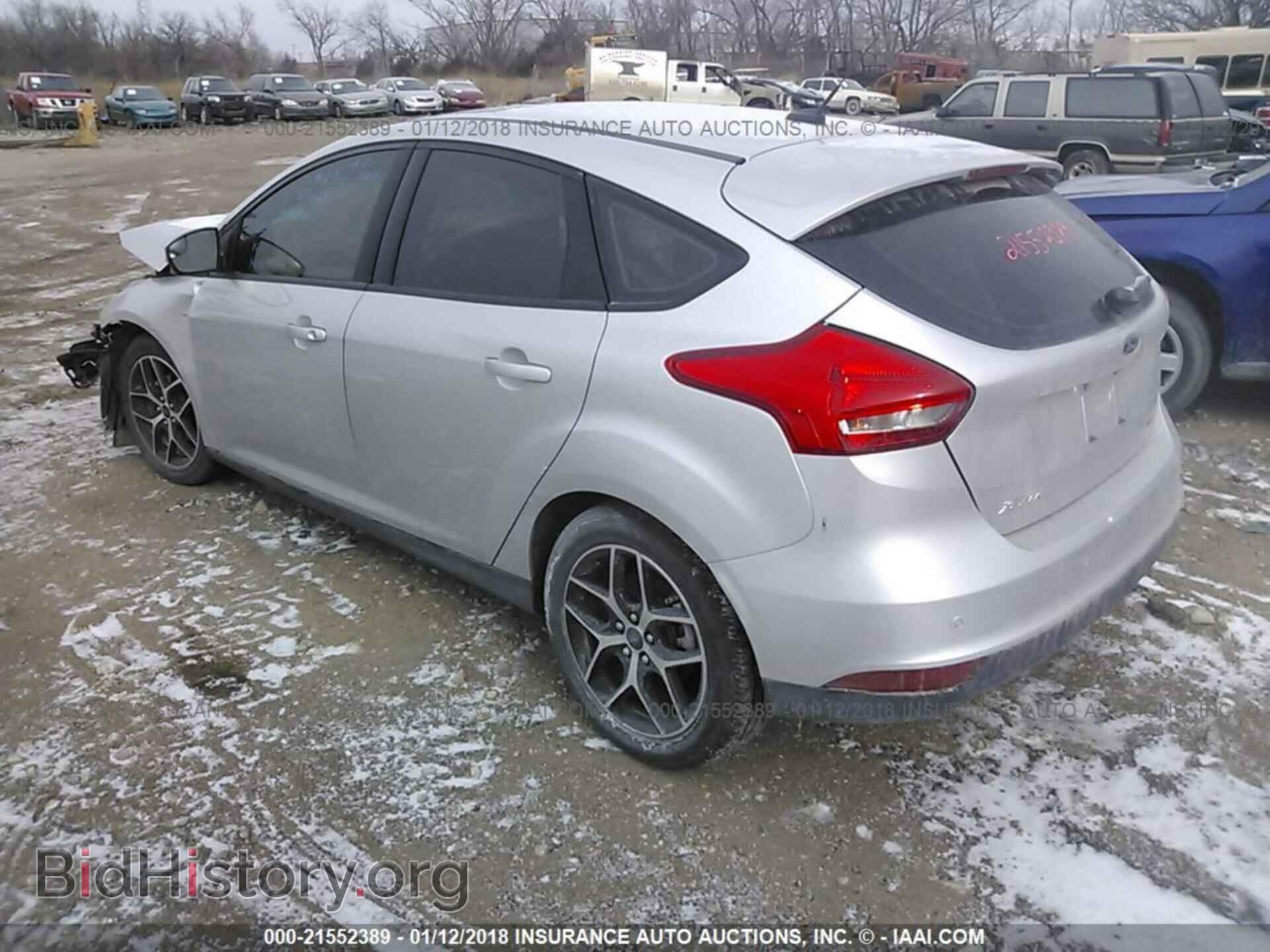 2017 Ford Focus - VIN: 1FADP3M2XHL266846 - Photo 3