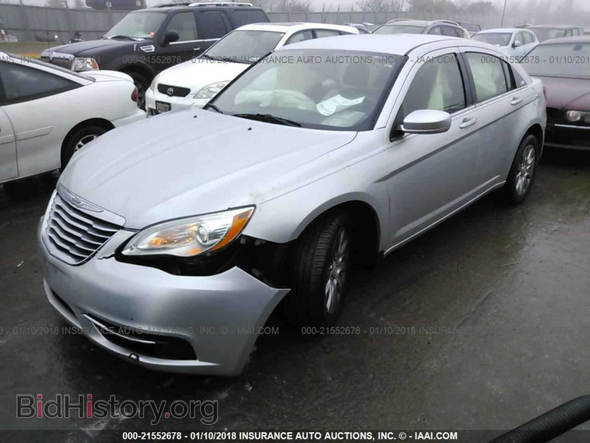 2012 Chrysler 200 - VIN: 1C3CCBAB8CN101198 - Фото 2